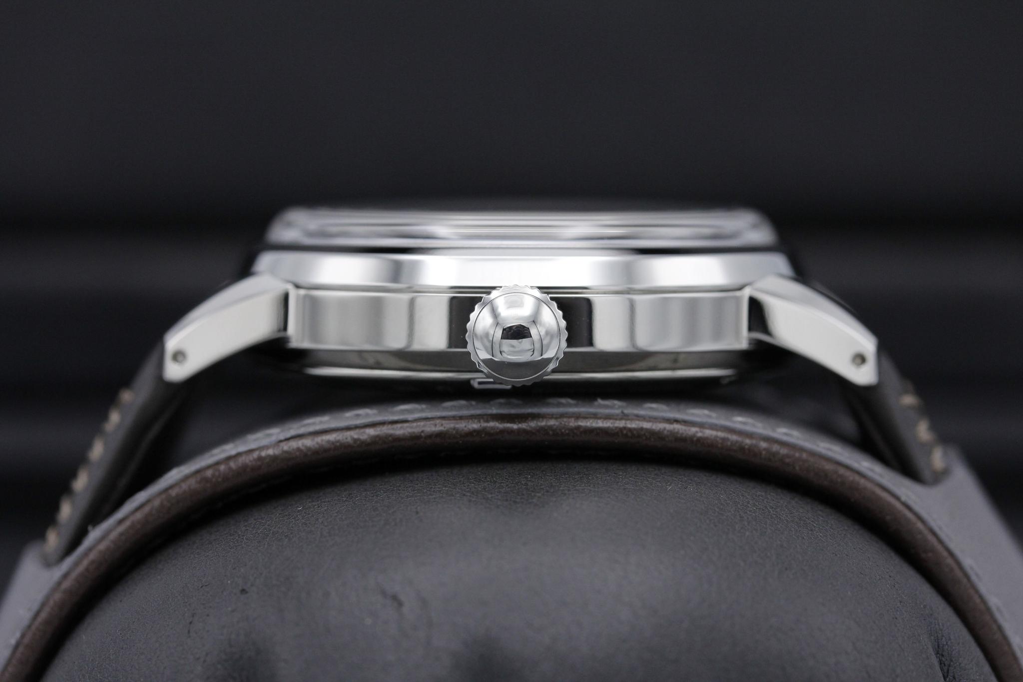 Watch Image 3