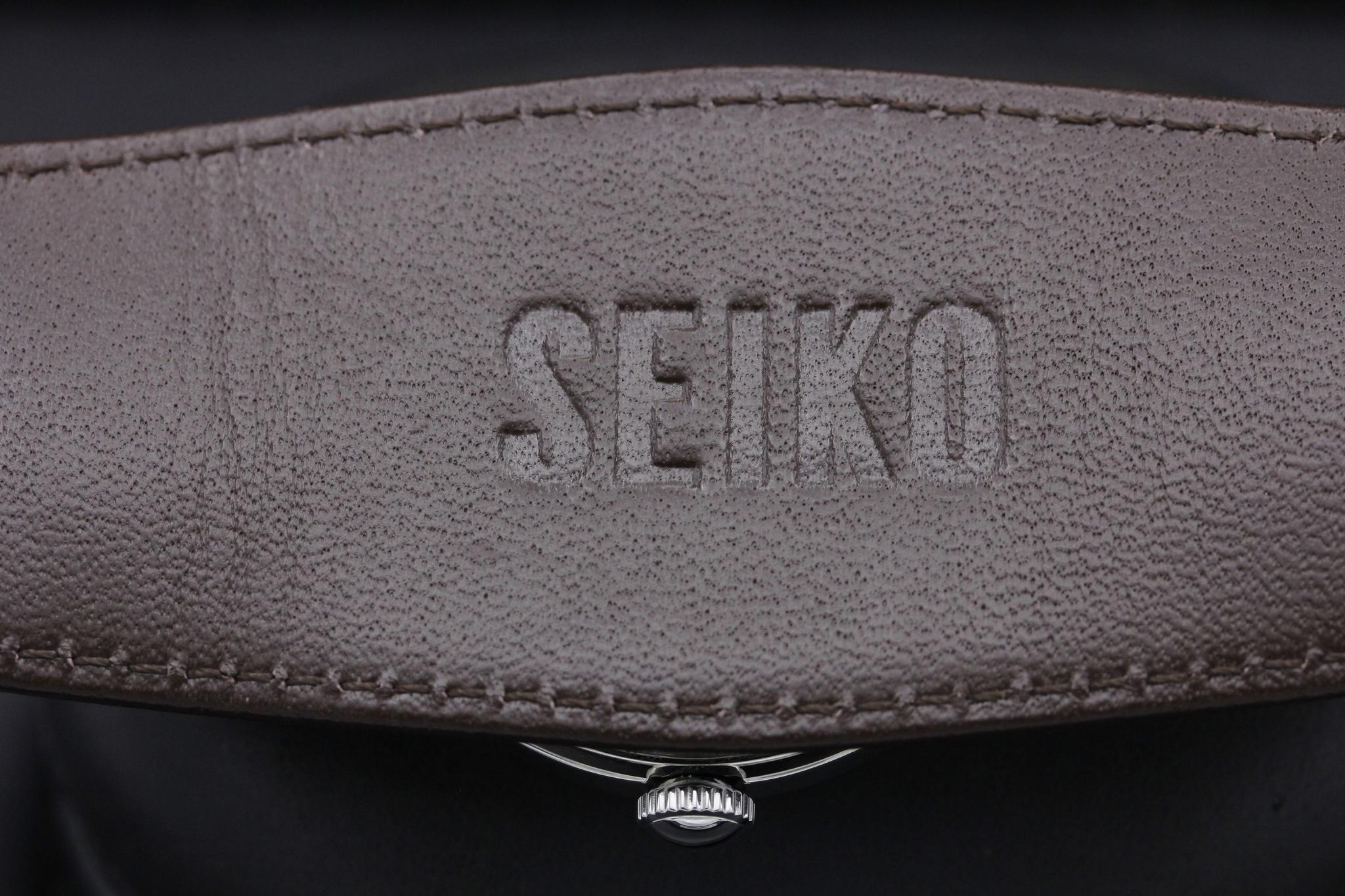 Watch Image 7