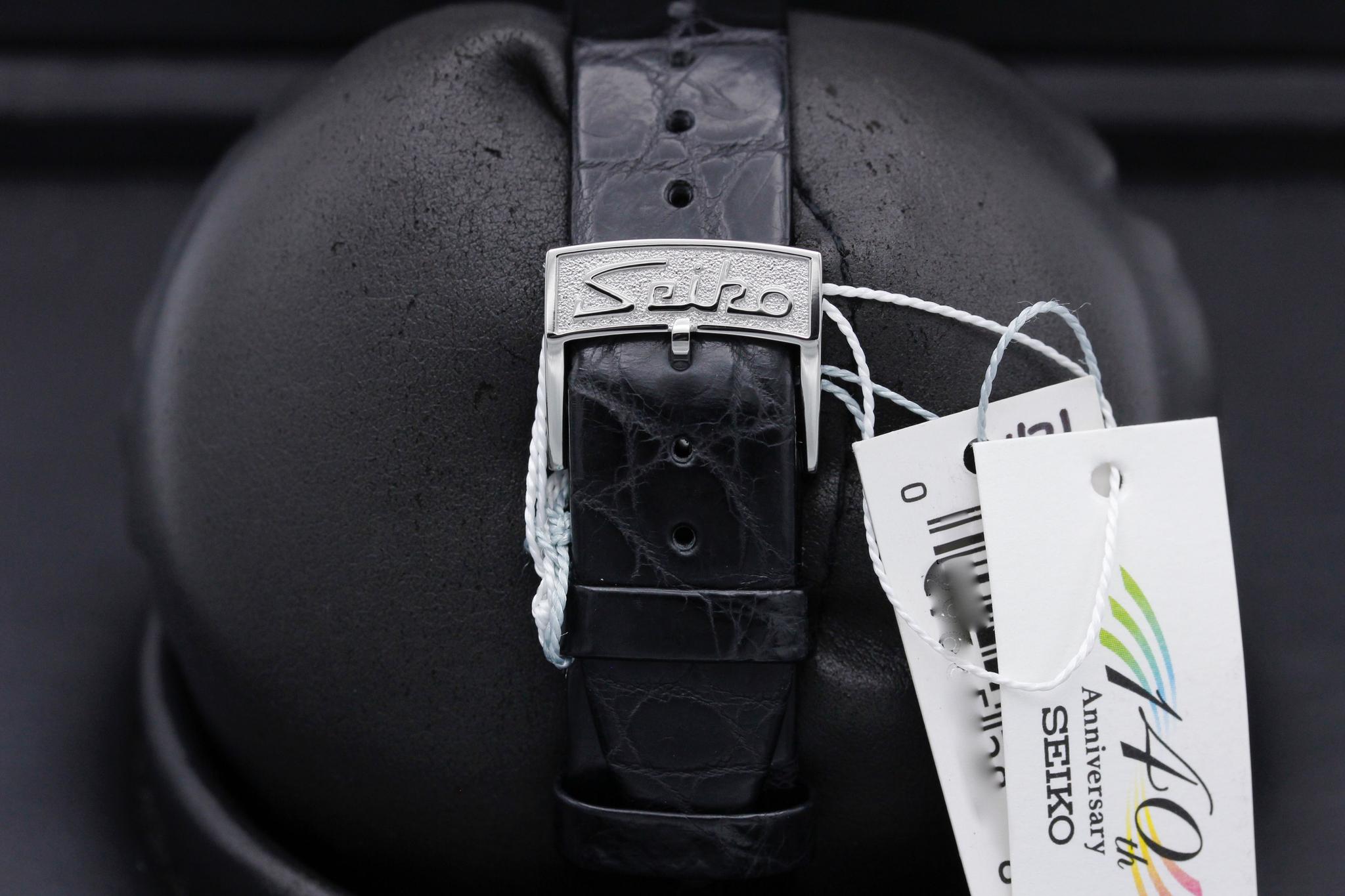 Watch Image 8