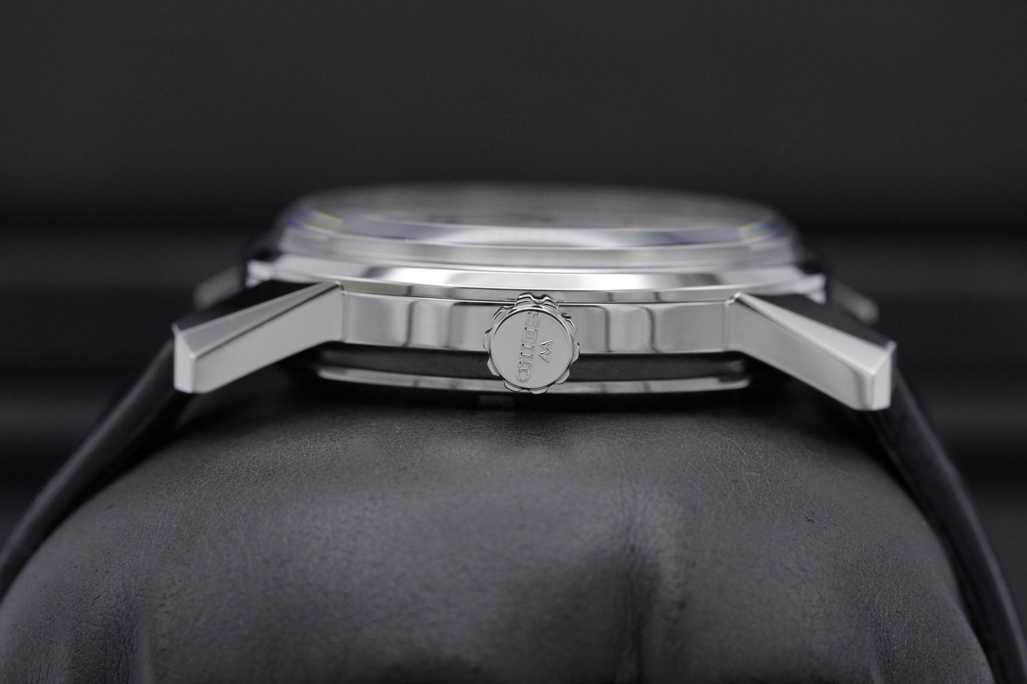 Watch Image 3