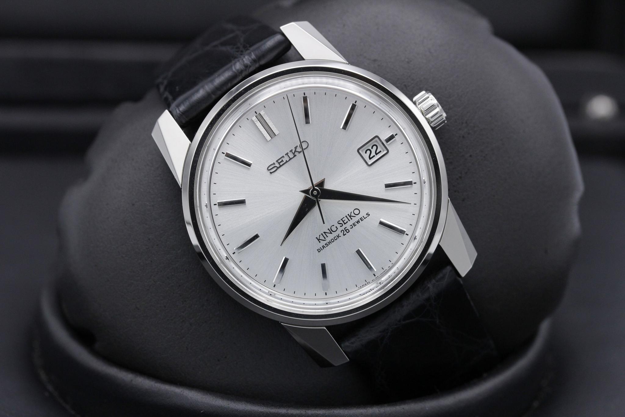 Watch Image 9