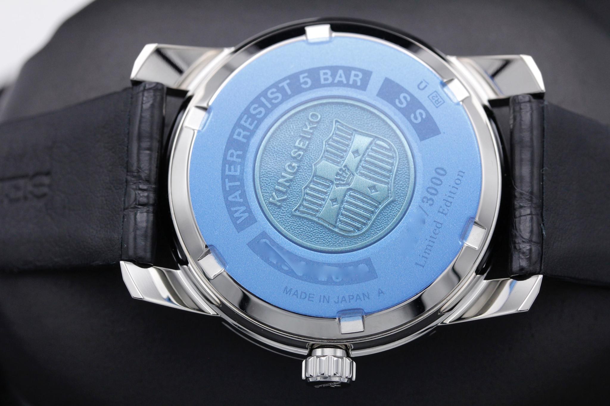 Watch Image 7