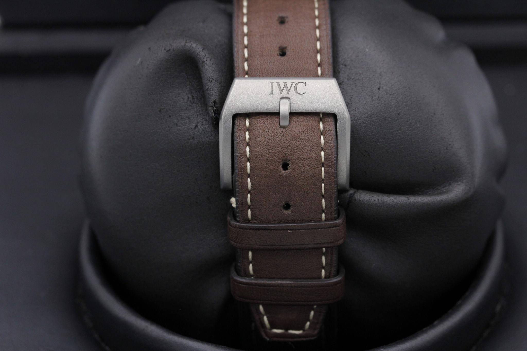 Watch Image 8