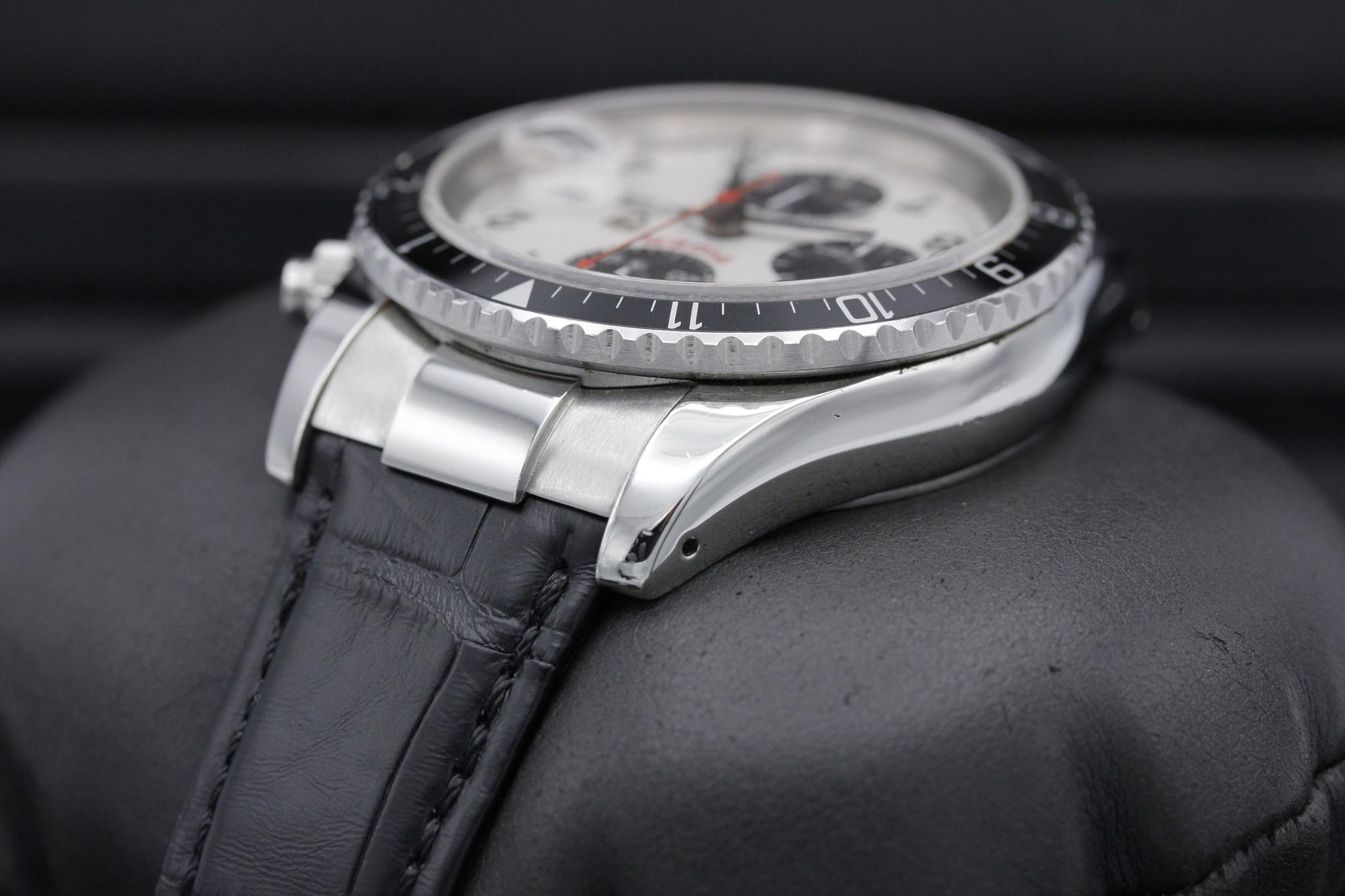 Watch Image 5