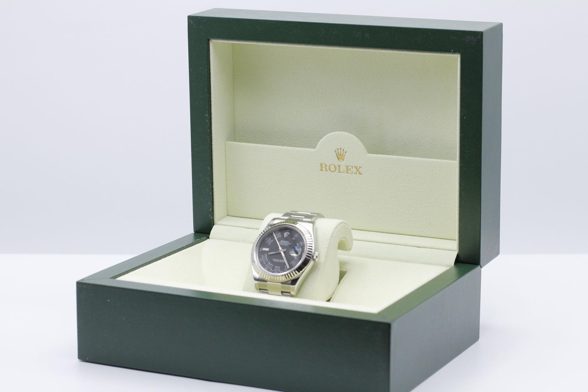 Watch Image 11