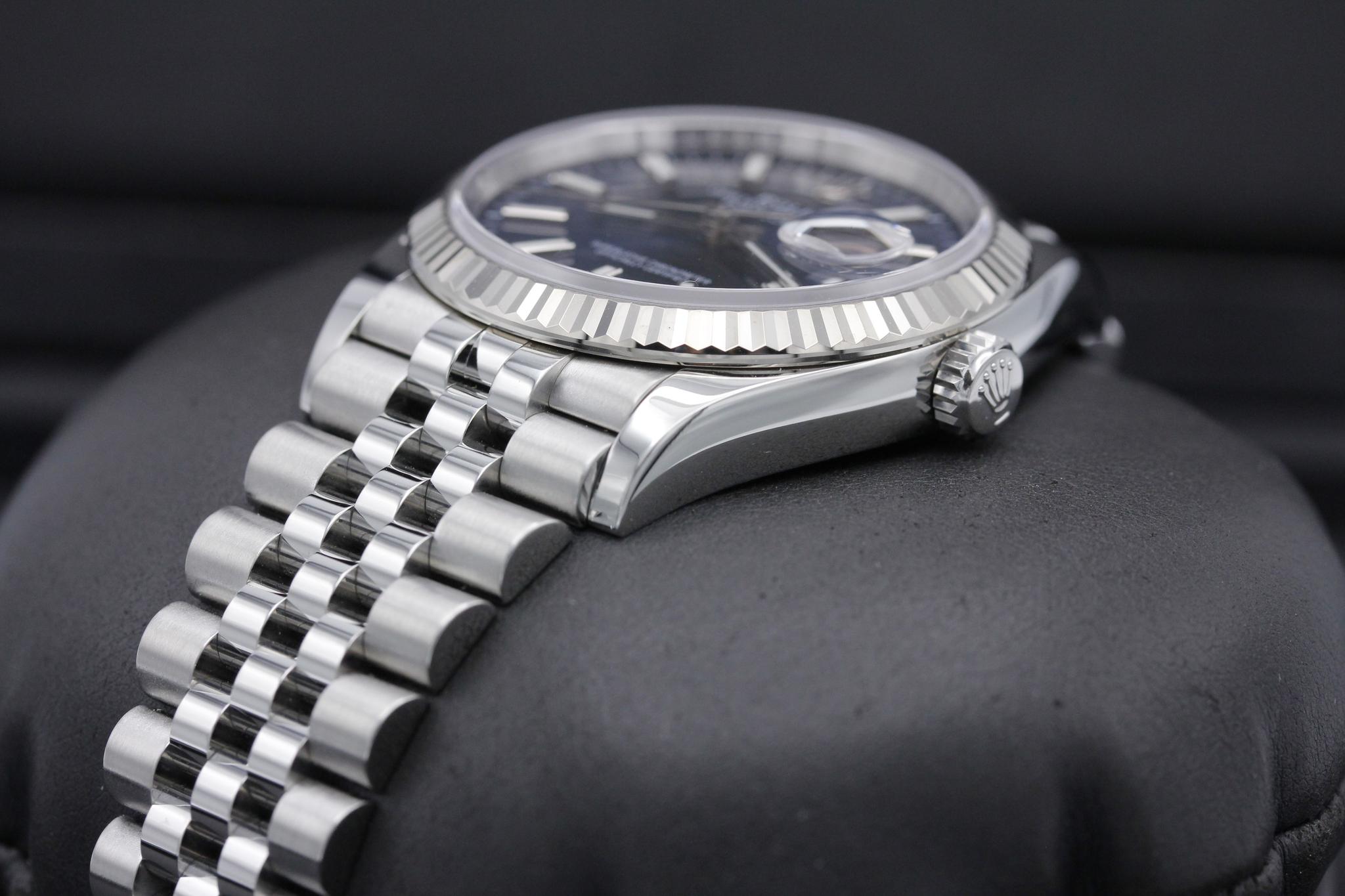 Watch Image 2
