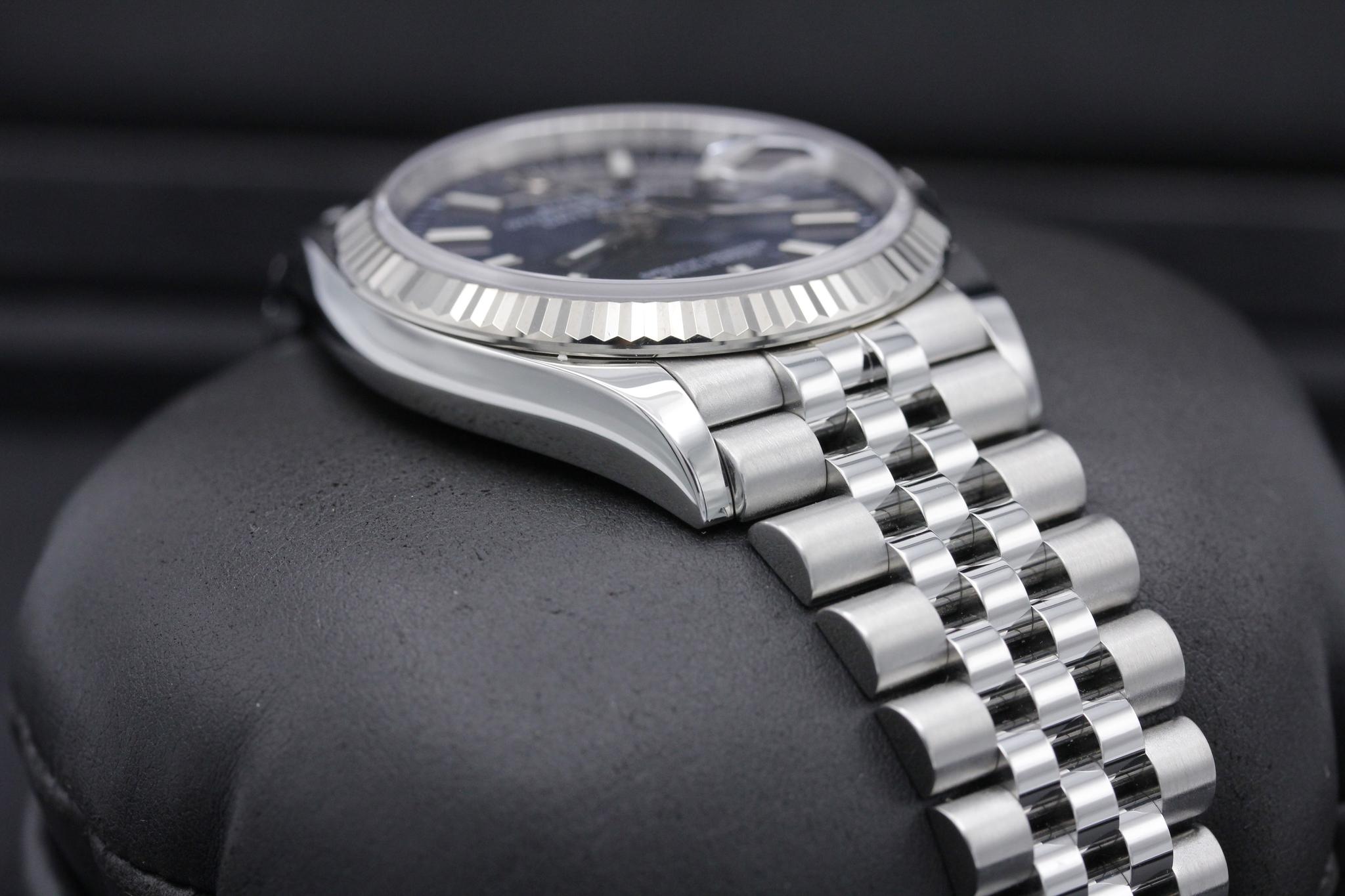 Watch Image 6