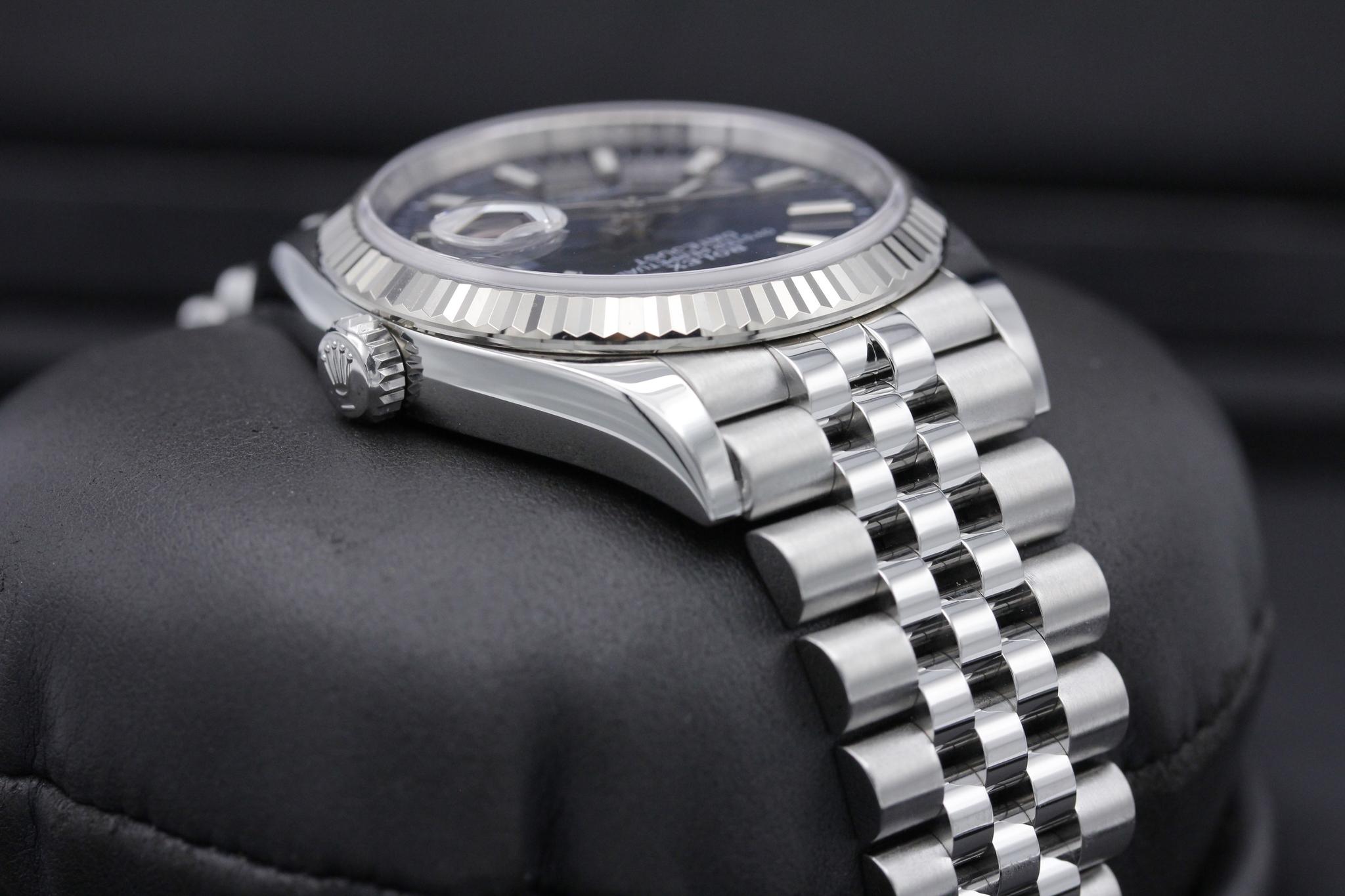 Watch Image 4