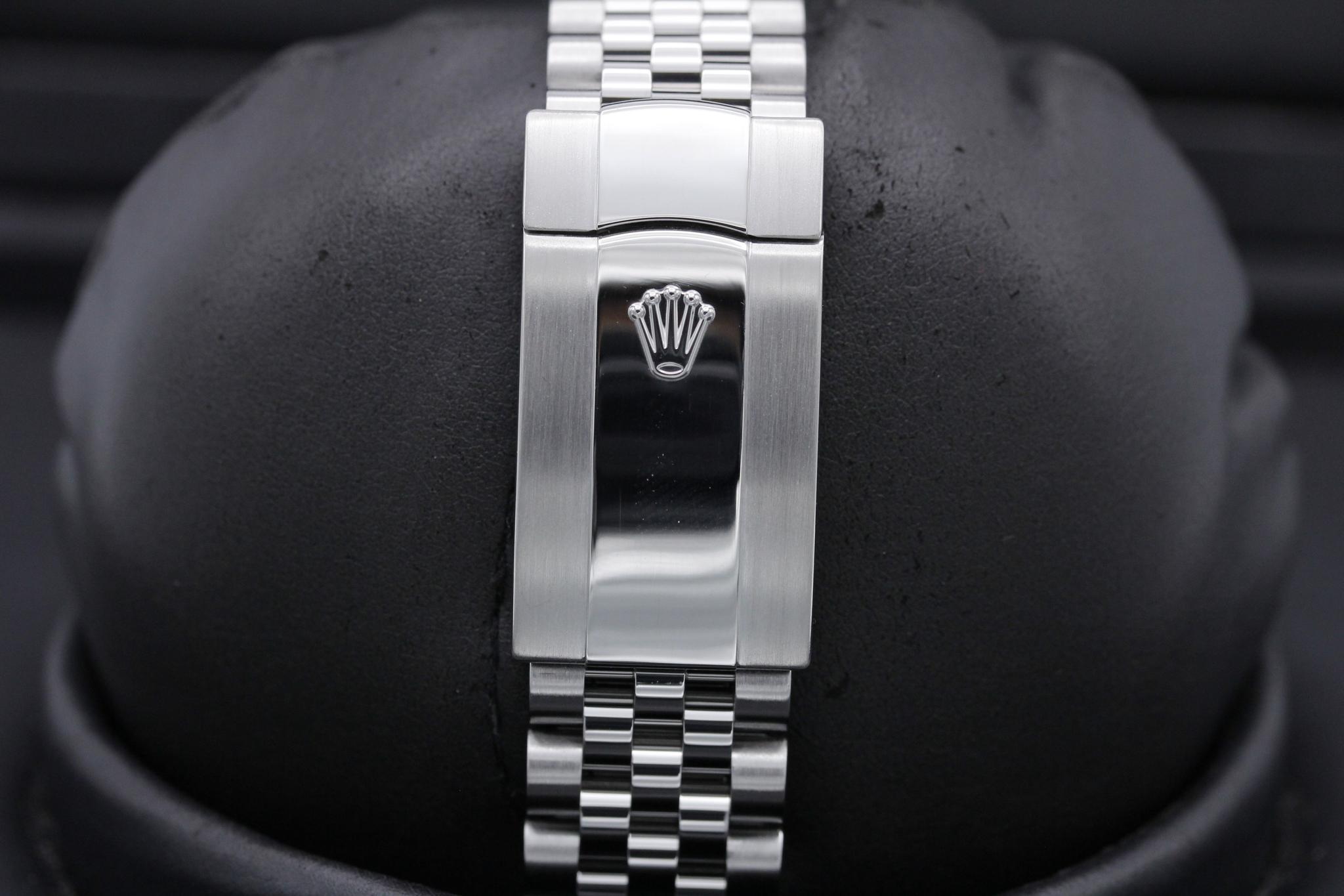 Watch Image 8