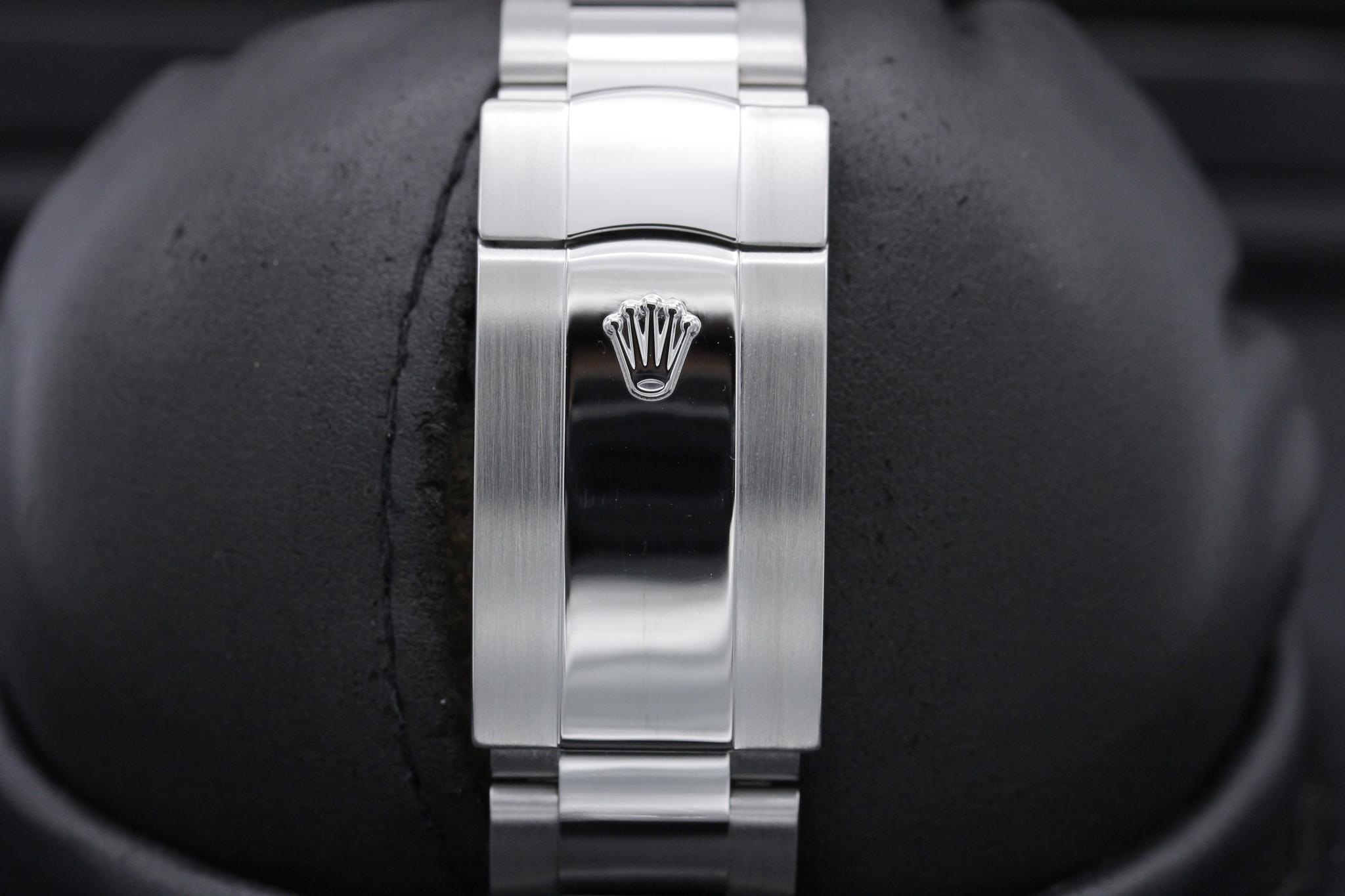 Watch Image 8