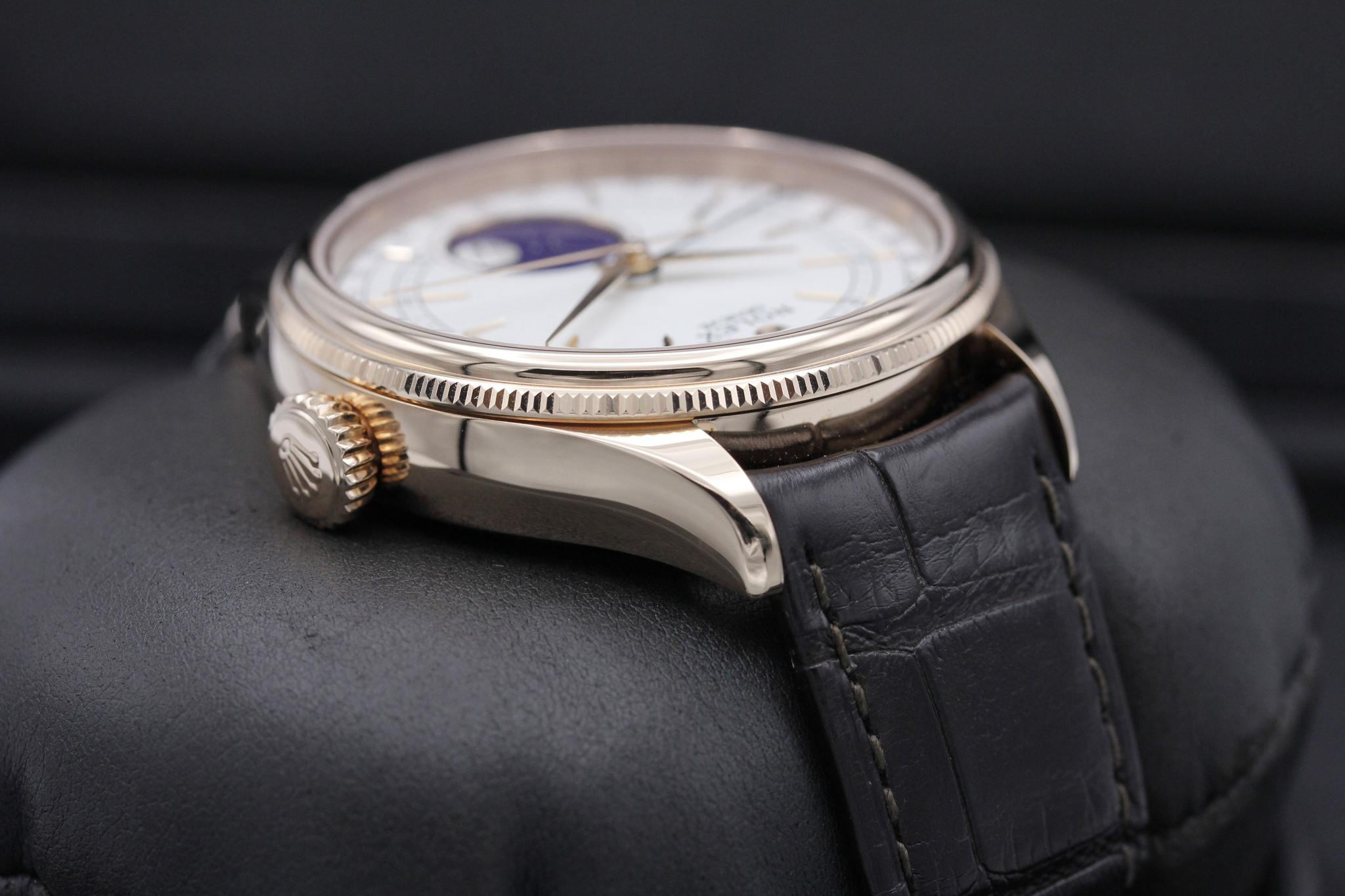 Watch Image 4