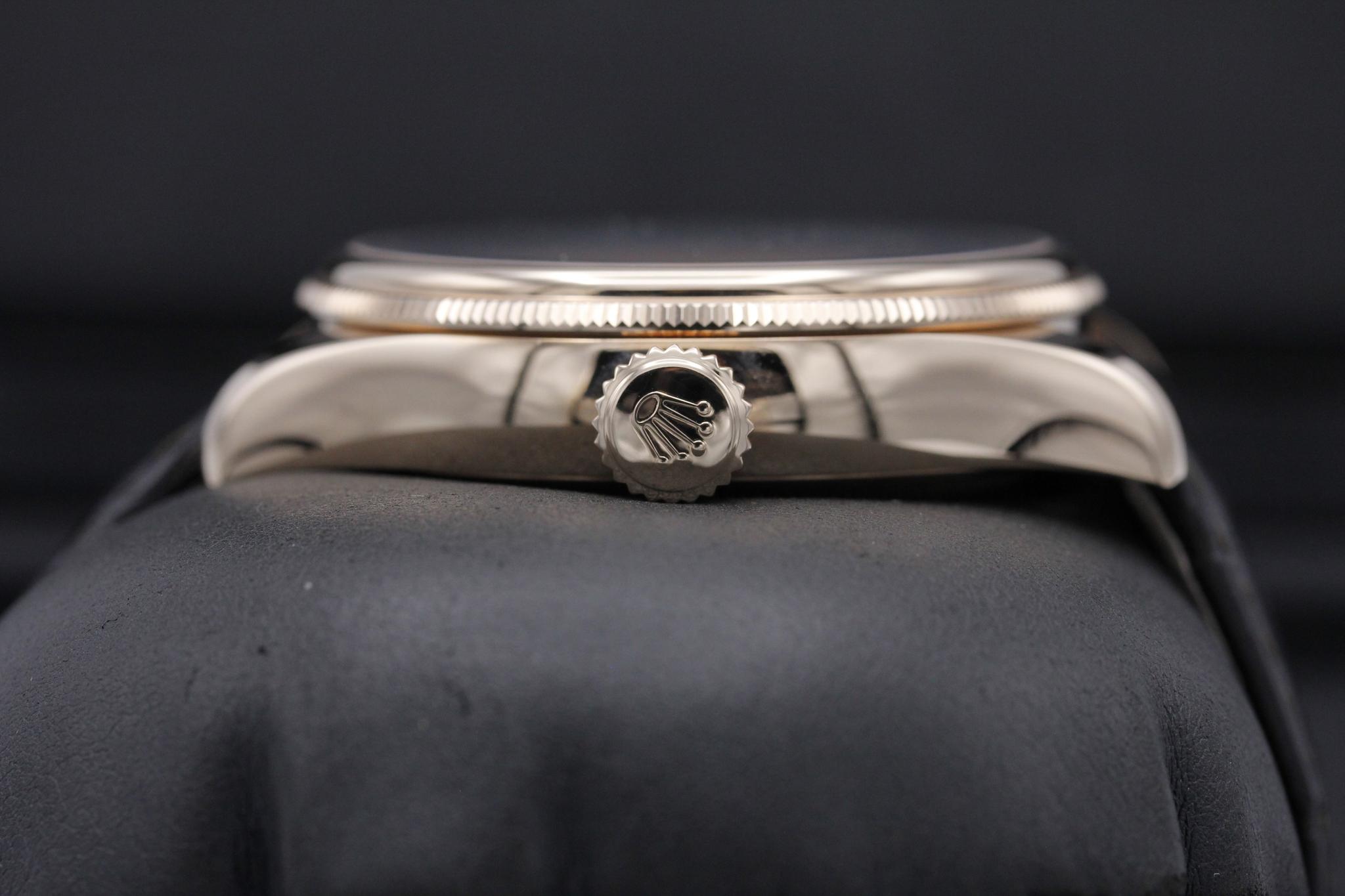 Watch Image 3