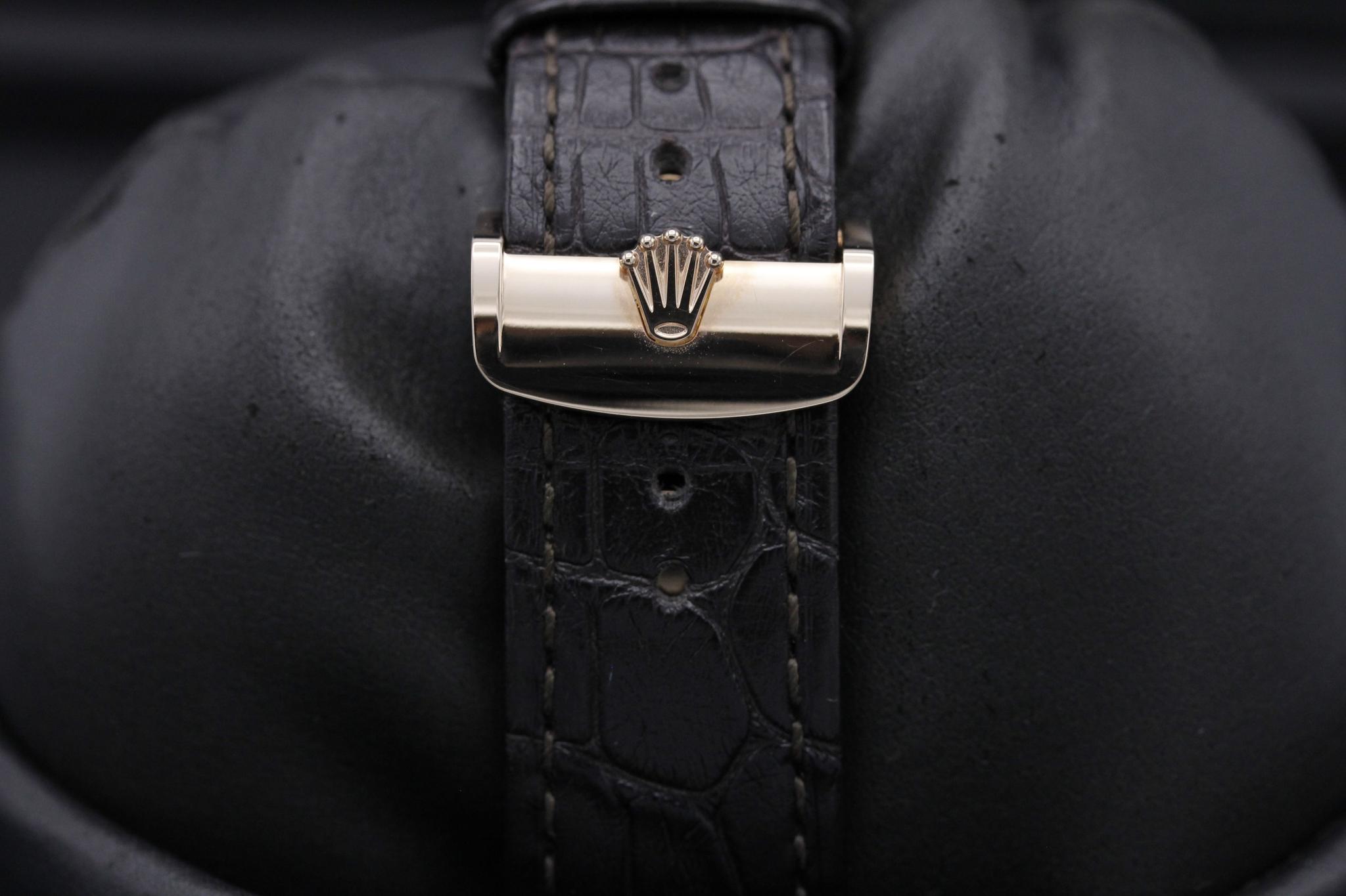 Watch Image 8