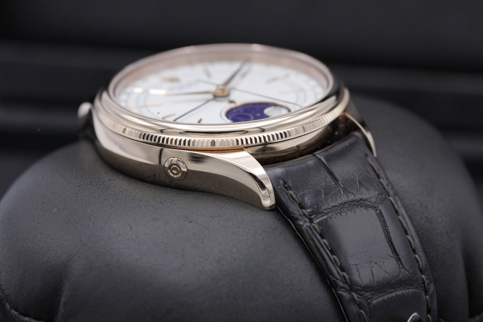 Watch Image 6