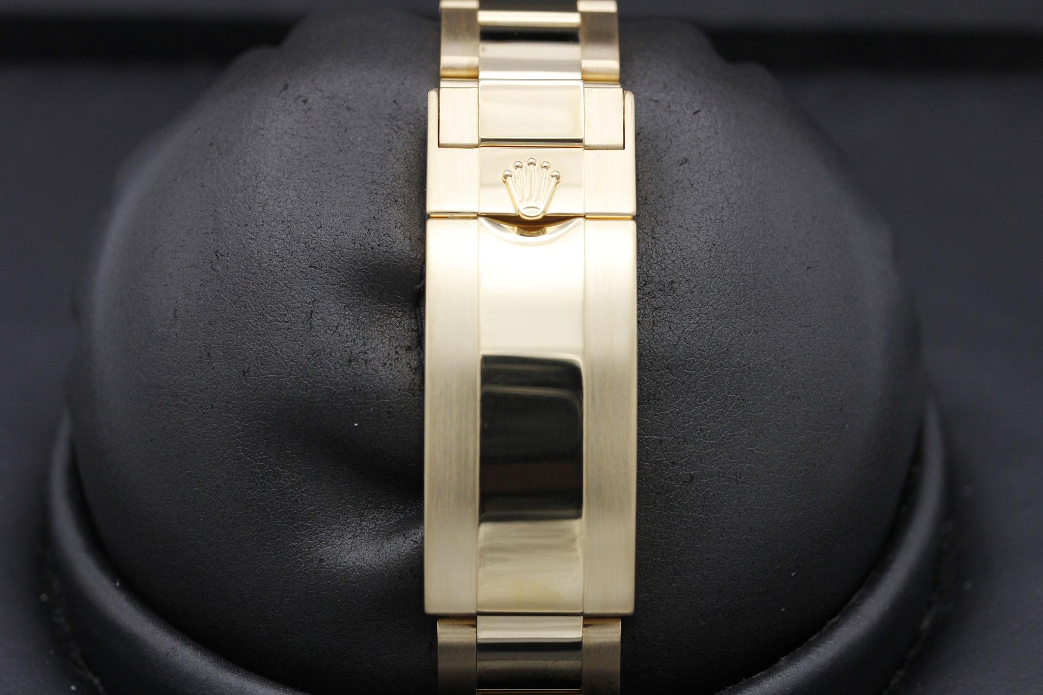Watch Image 8