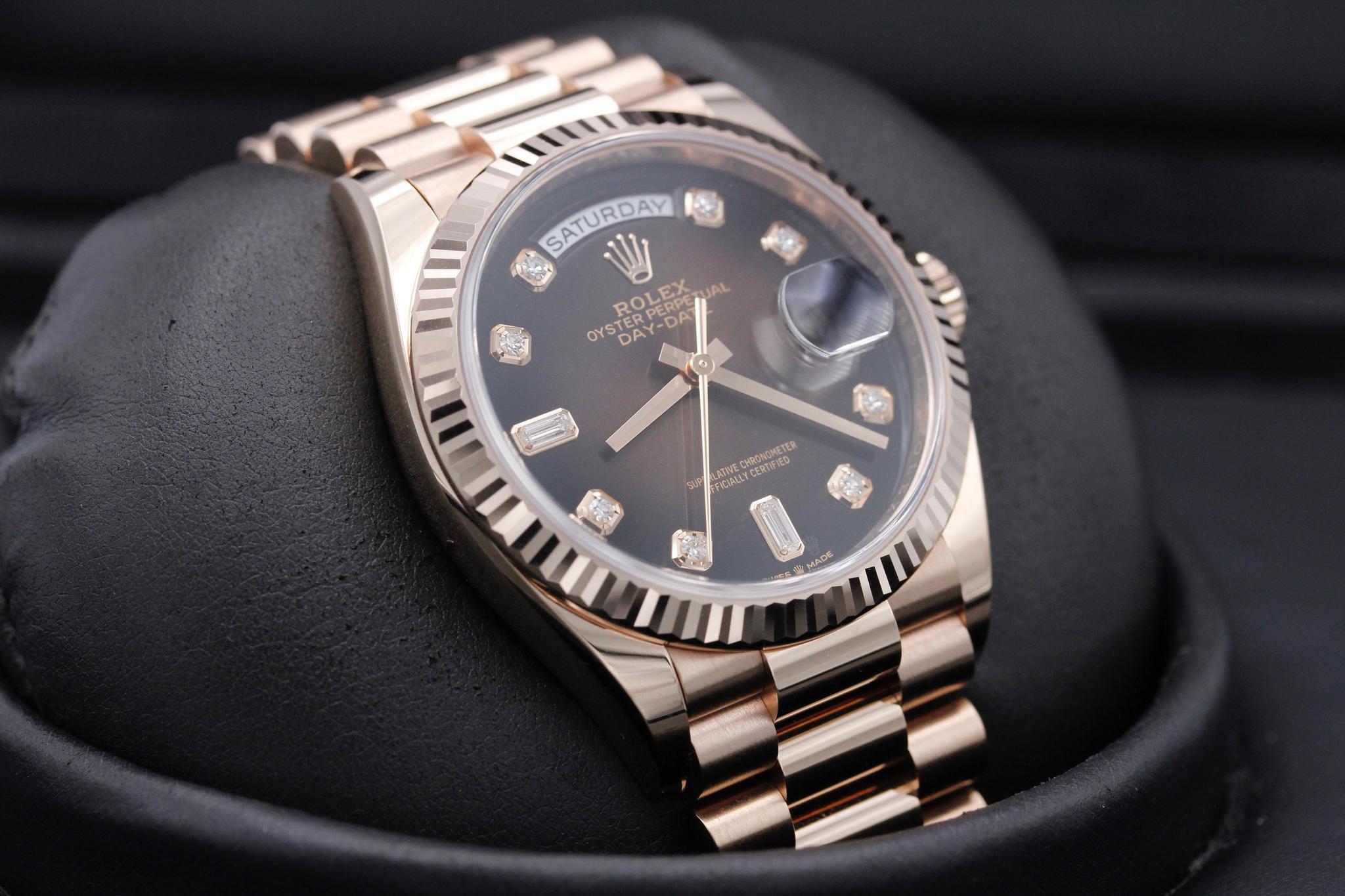 Watch Image 10