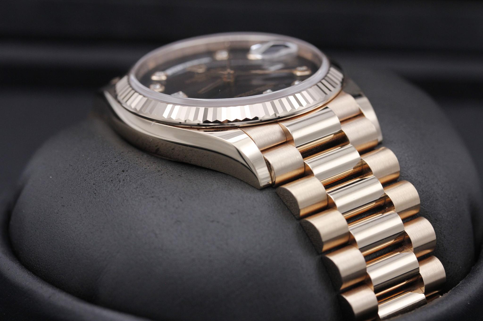 Watch Image 6
