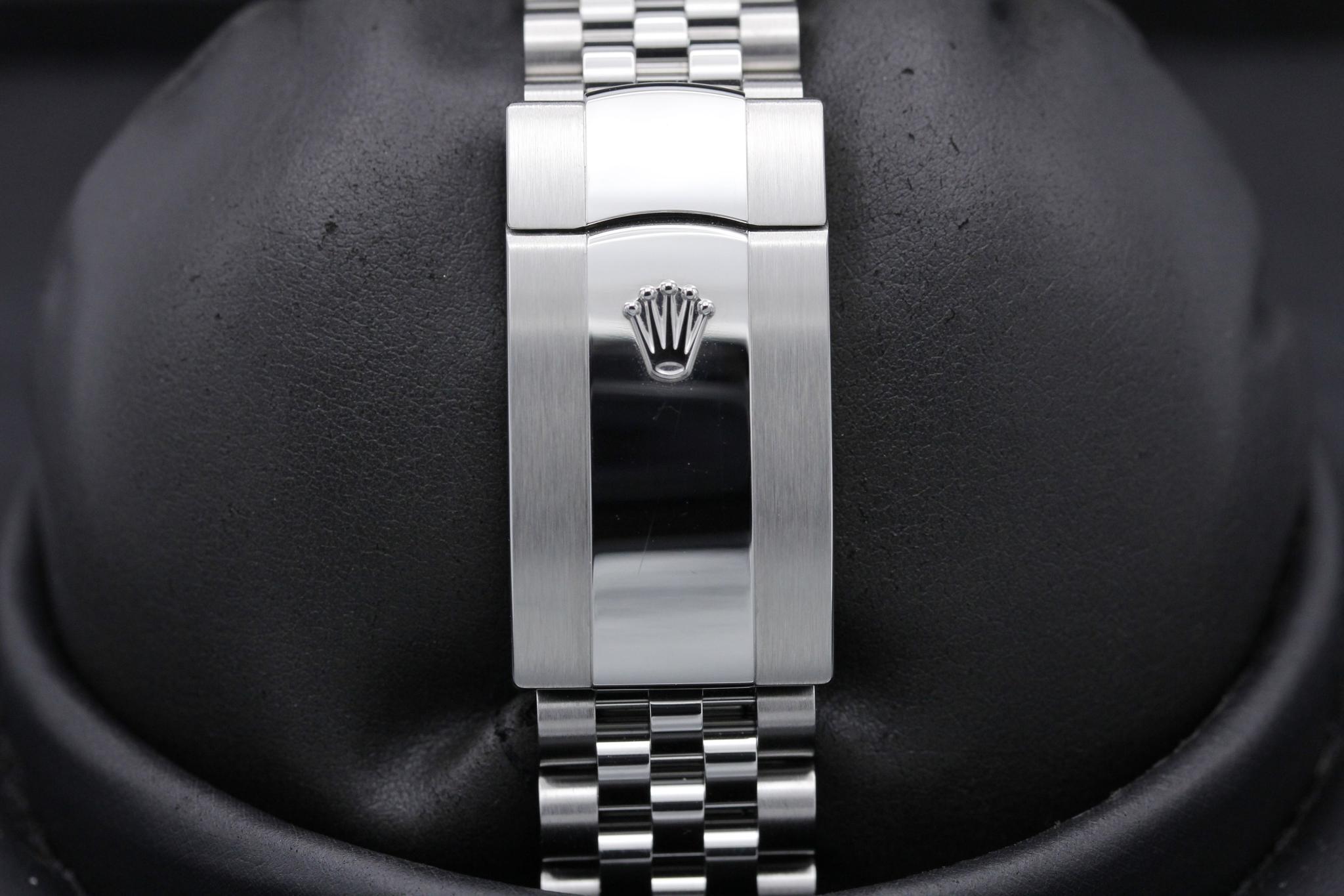 Watch Image 8