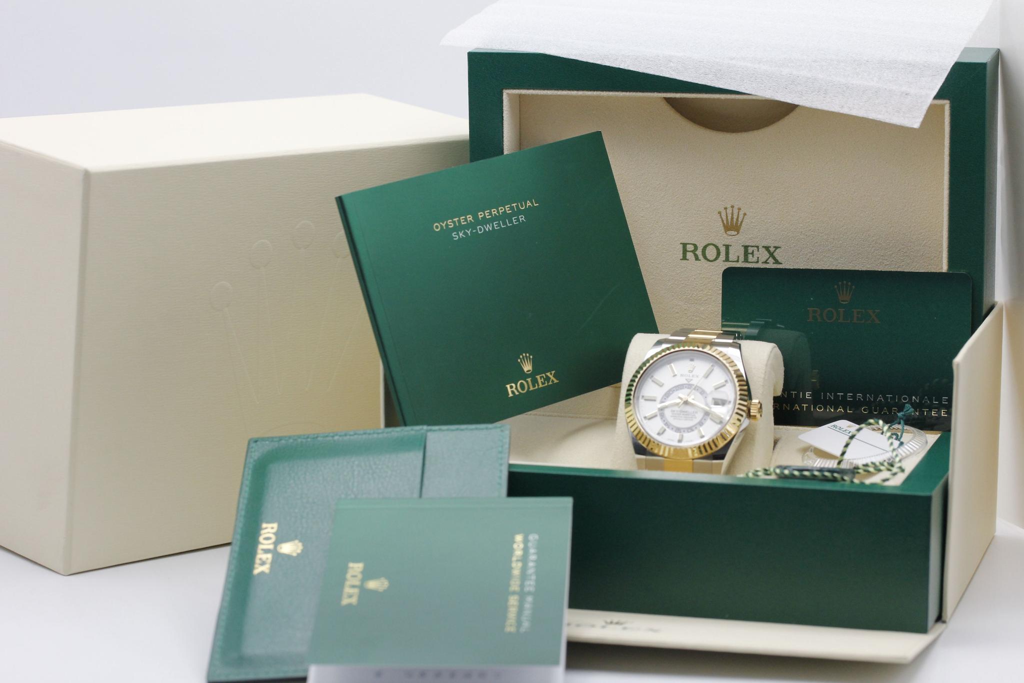 Watch Image 11