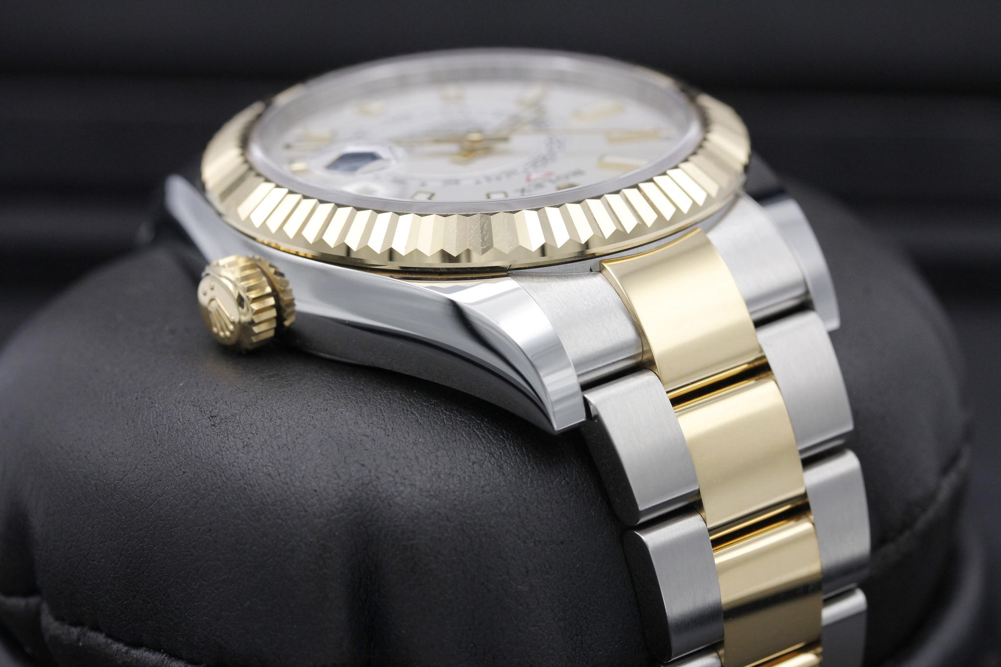 Watch Image 4