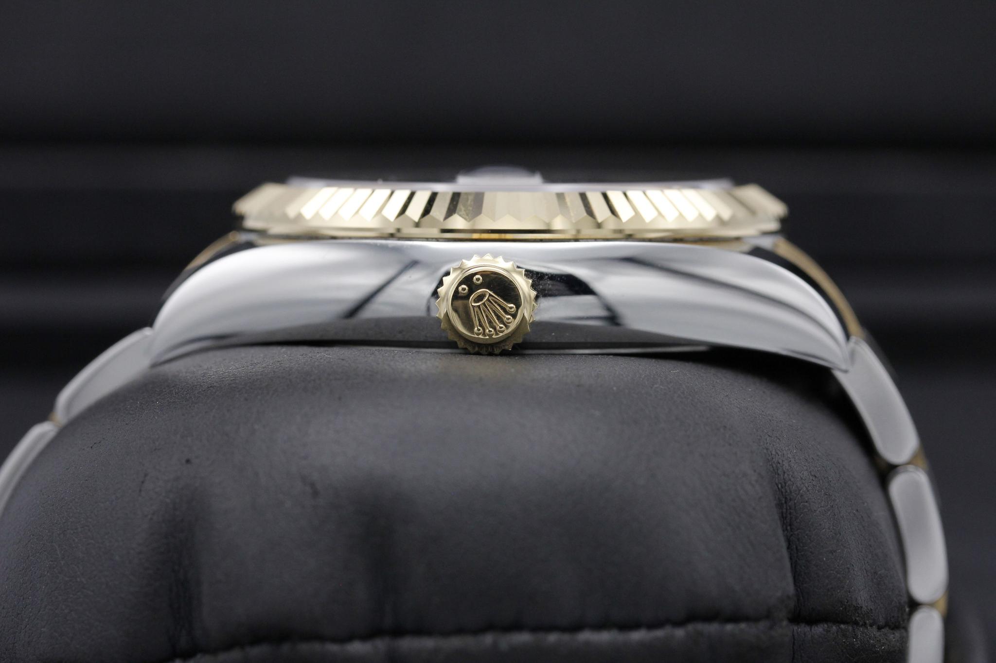 Watch Image 3
