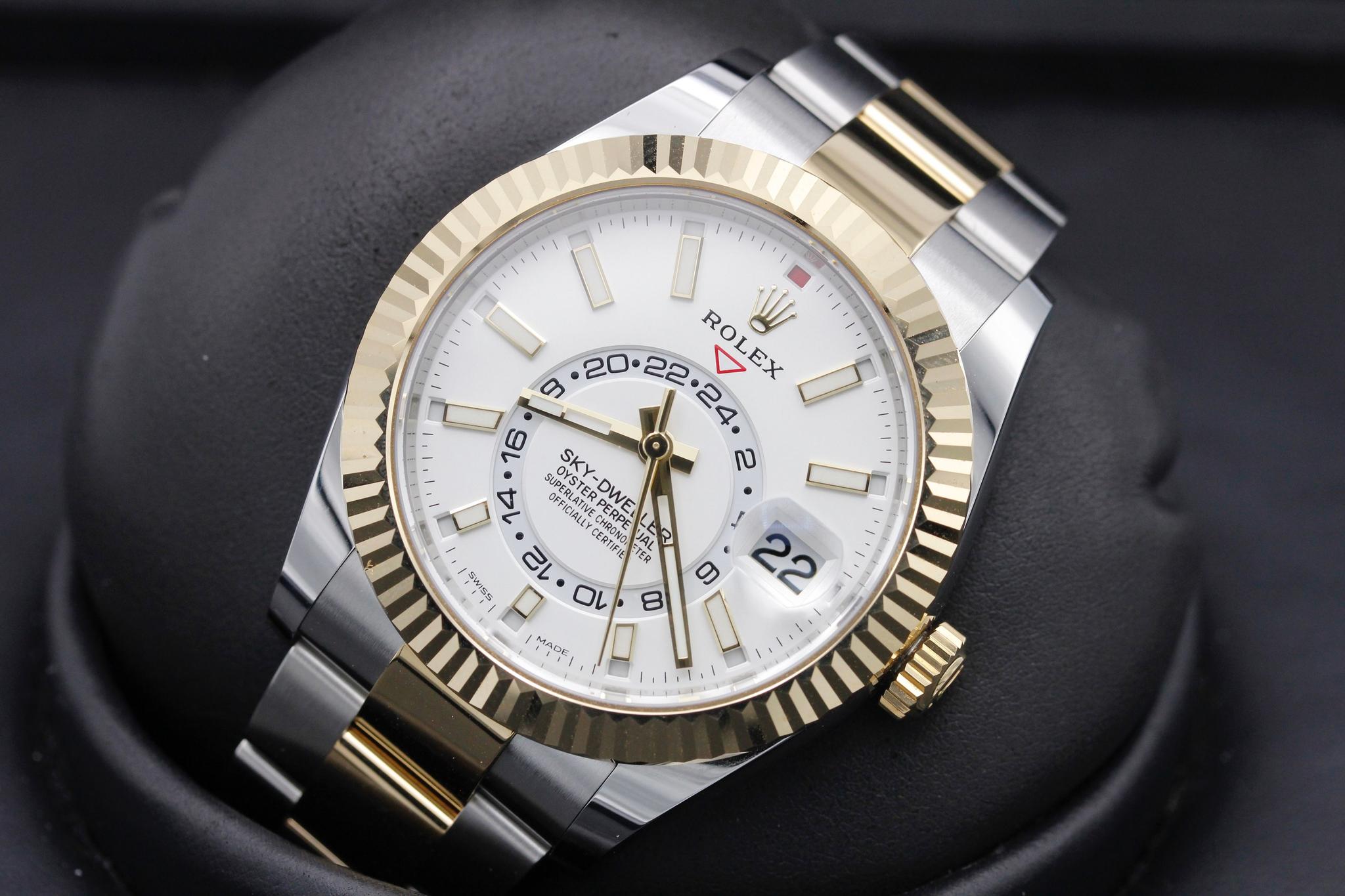 Watch Image 9