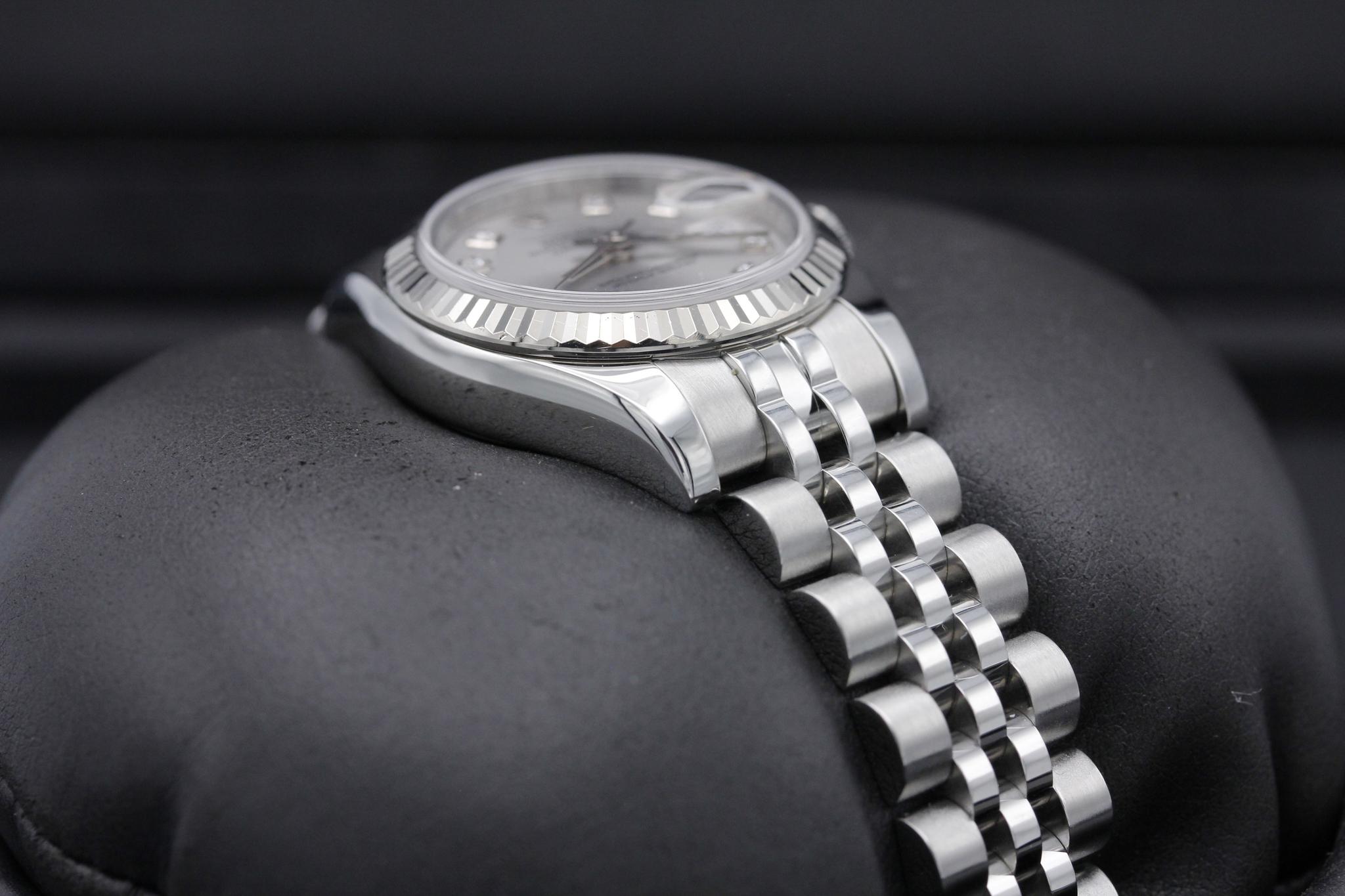 Watch Image 6