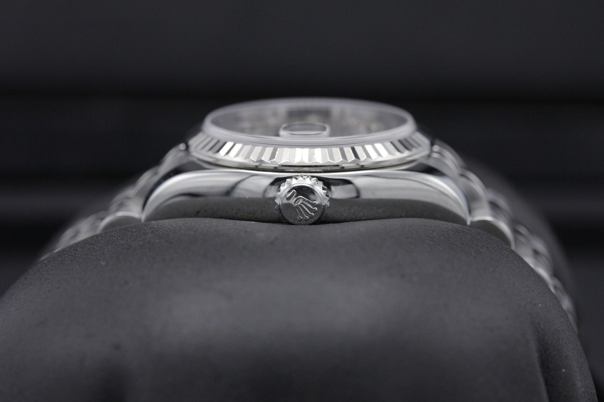 Watch Image 3