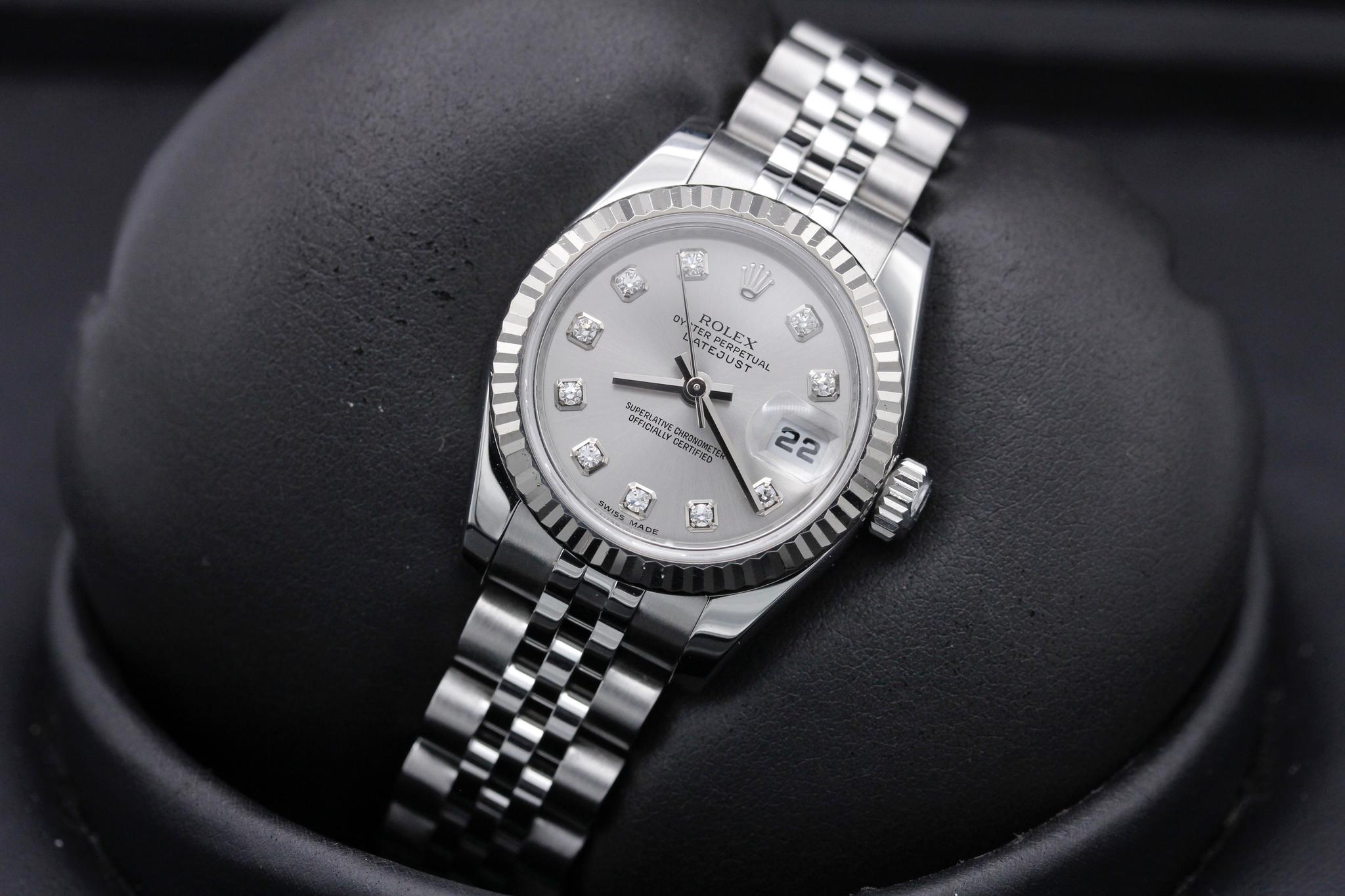 Watch Image 10