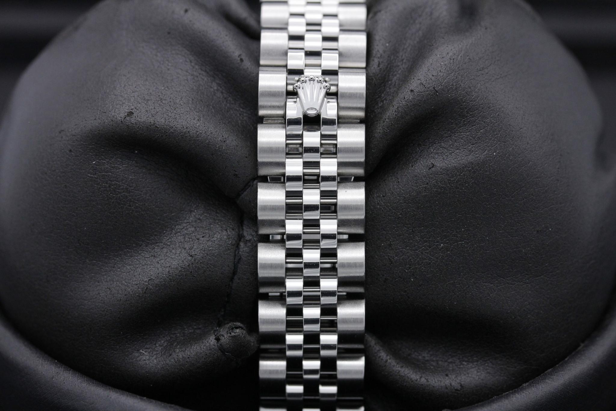 Watch Image 8