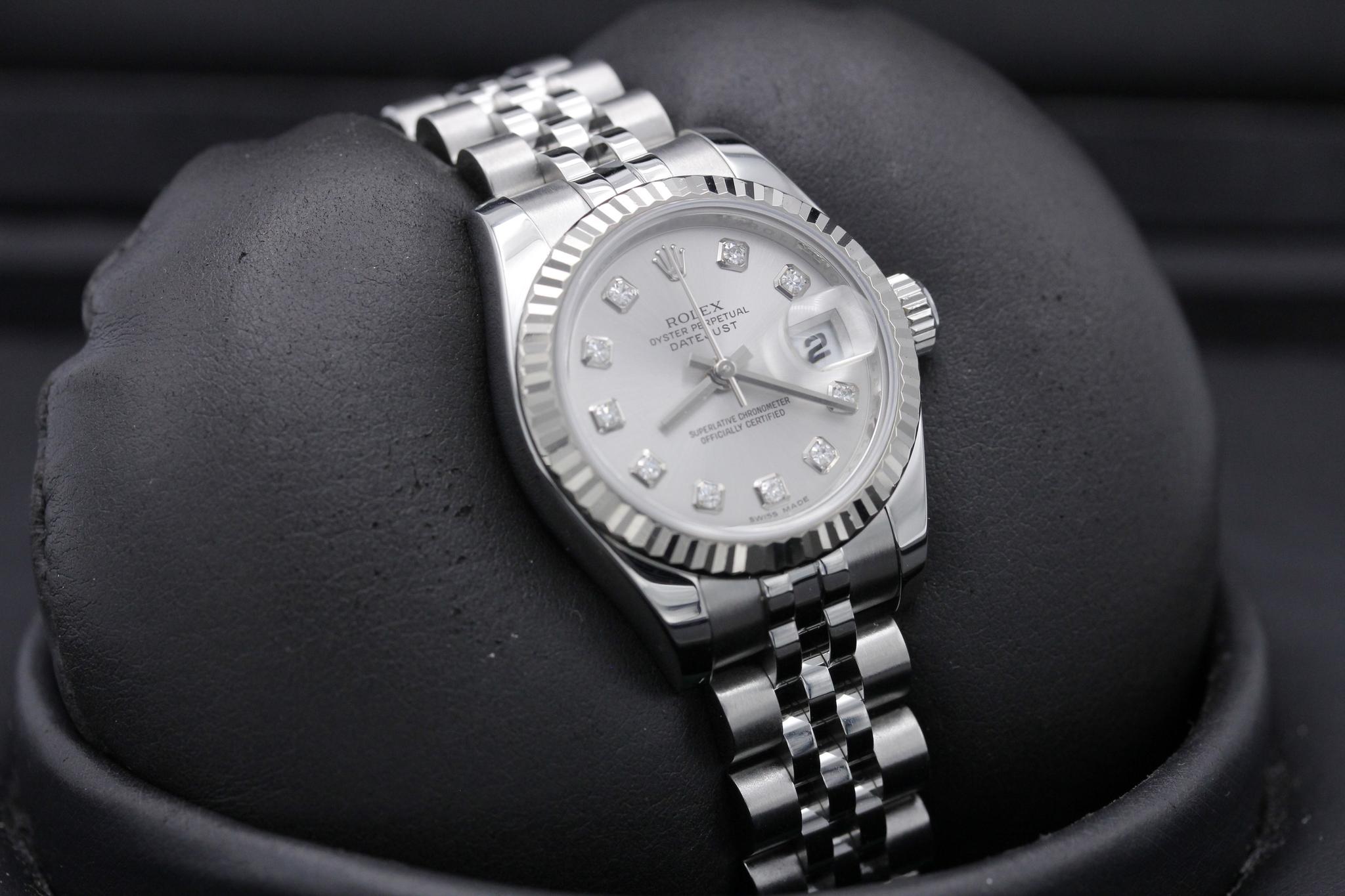 Watch Image 11