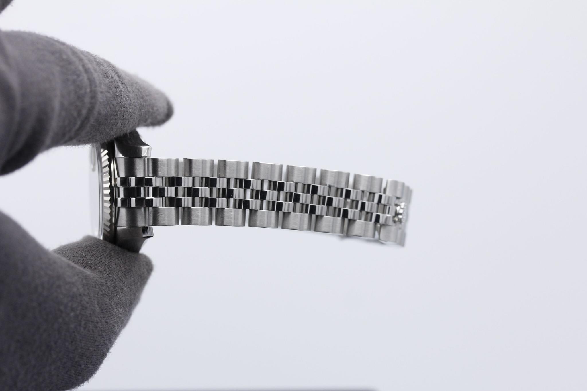 Watch Image 9