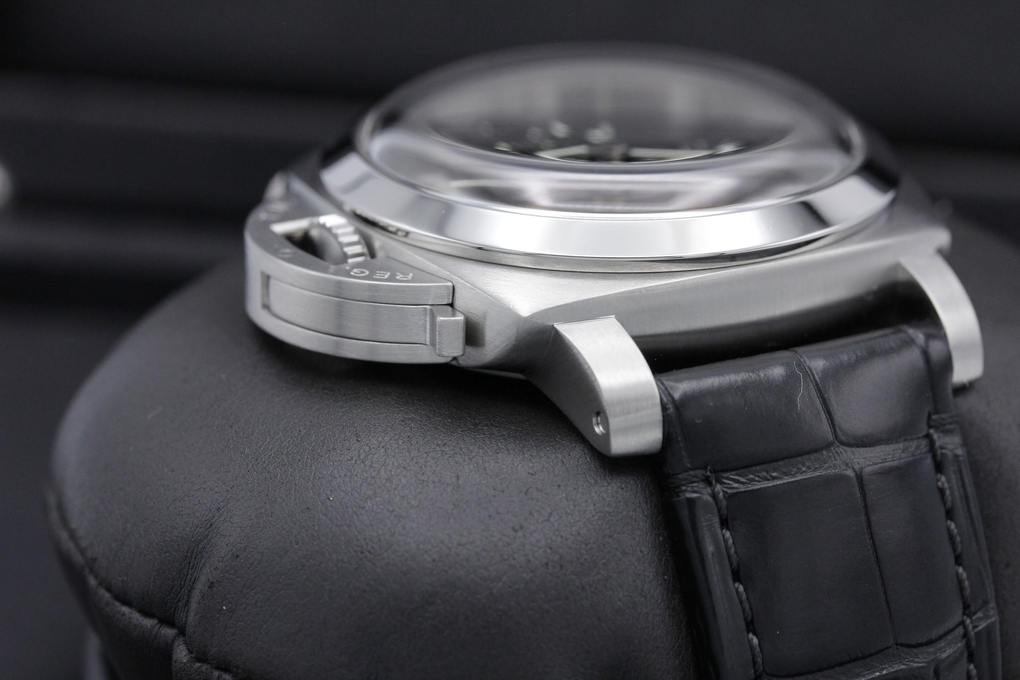 Watch Image 4