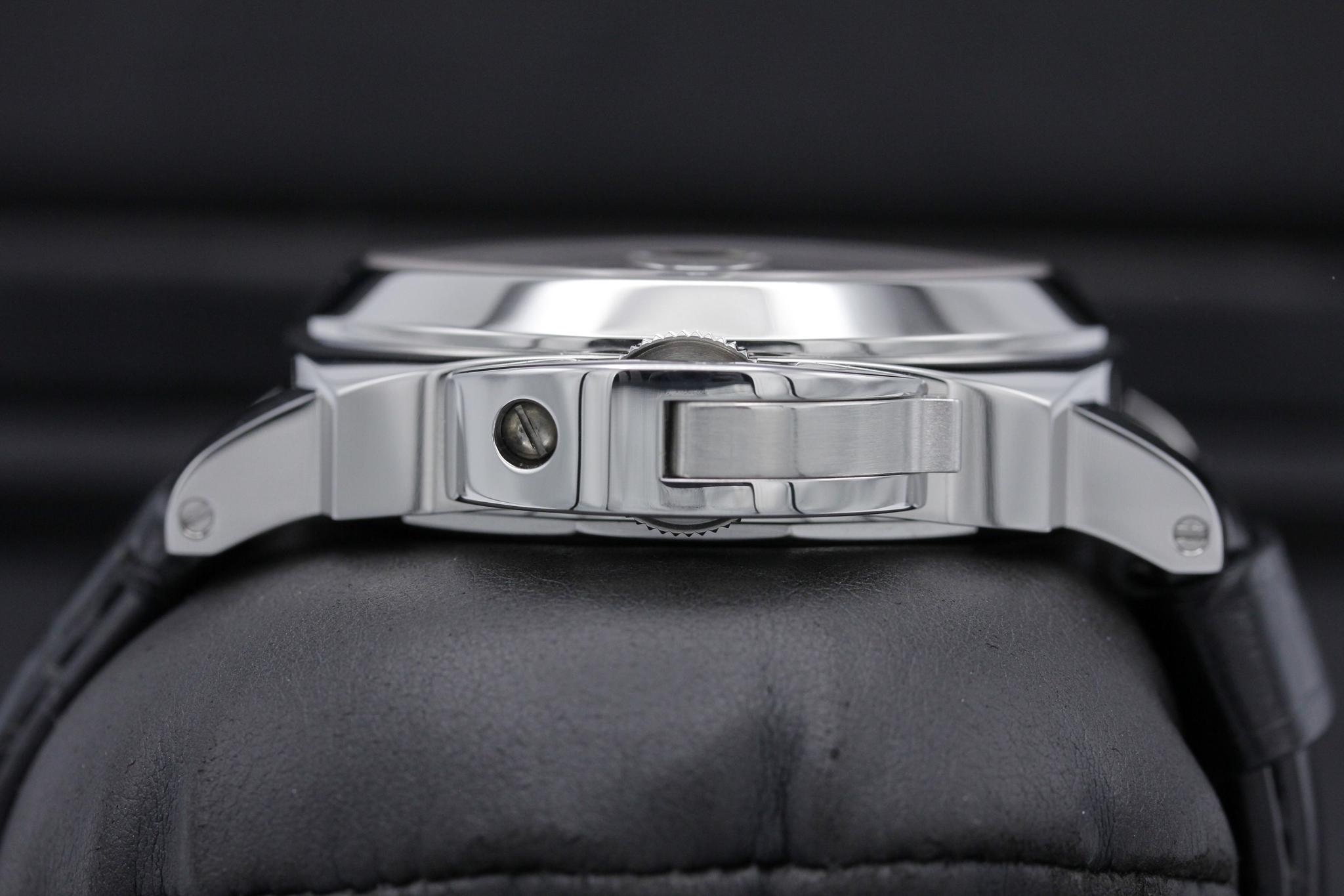 Watch Image 3