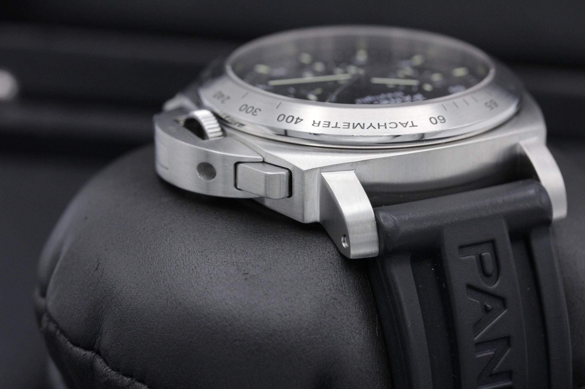 Watch Image 4
