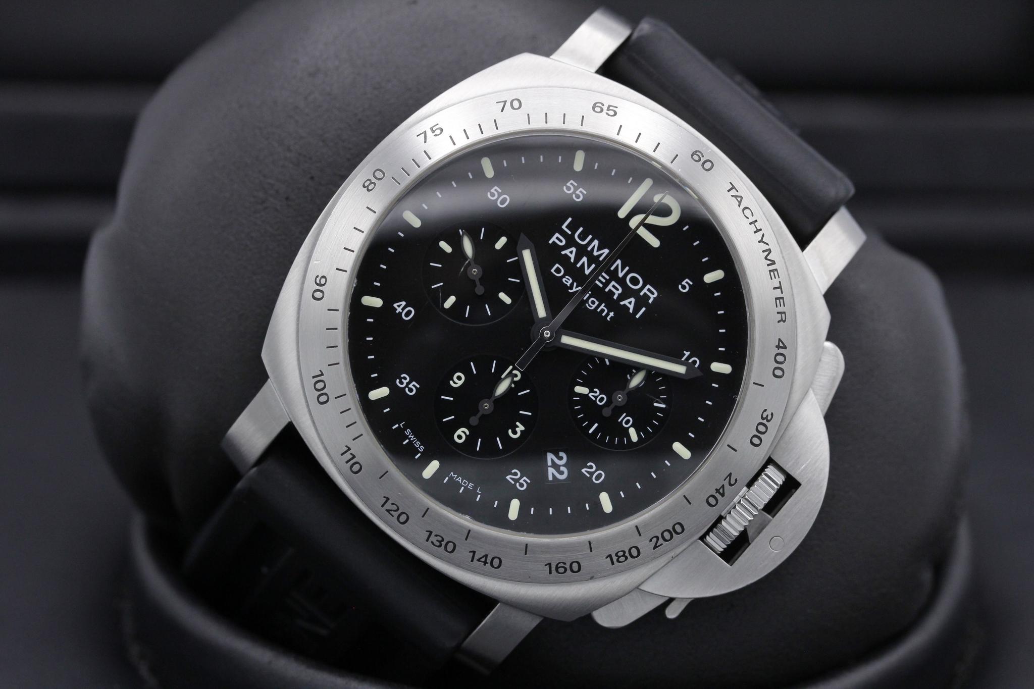 Watch Image 10
