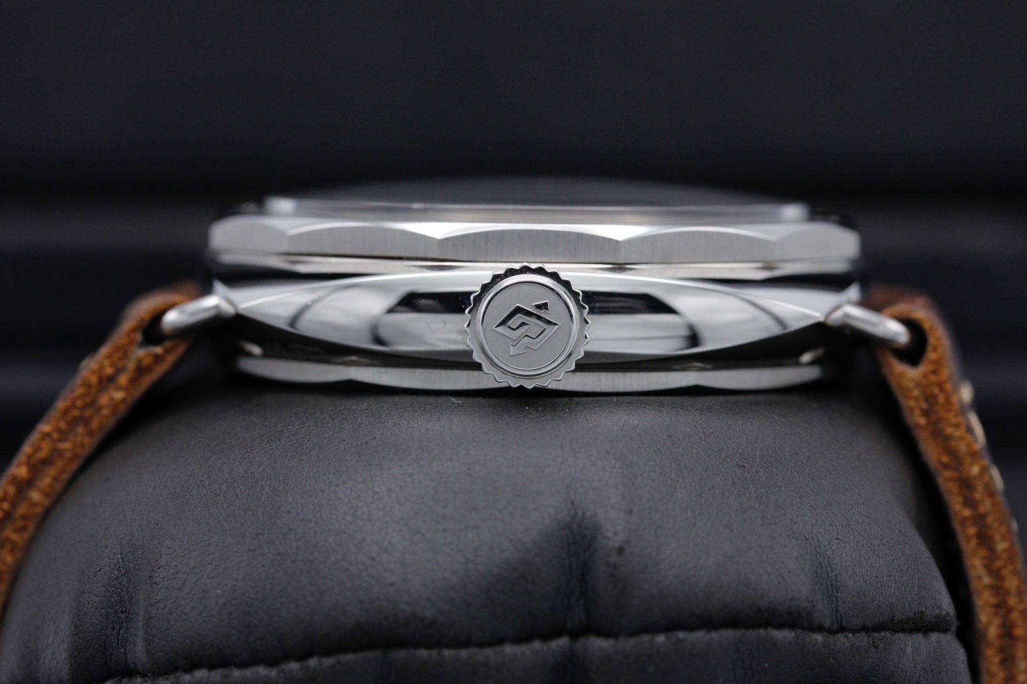 Watch Image 3