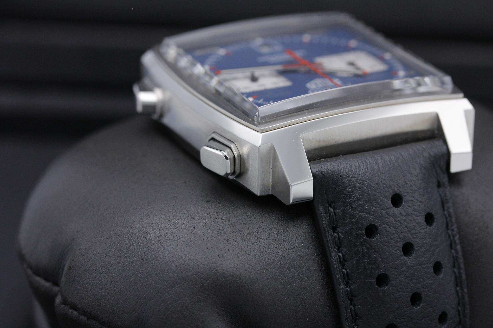 Watch Image 4