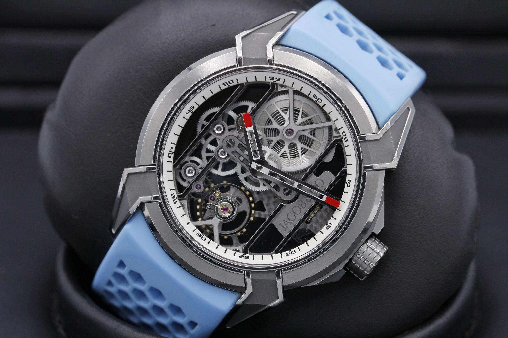 Watch Image 10