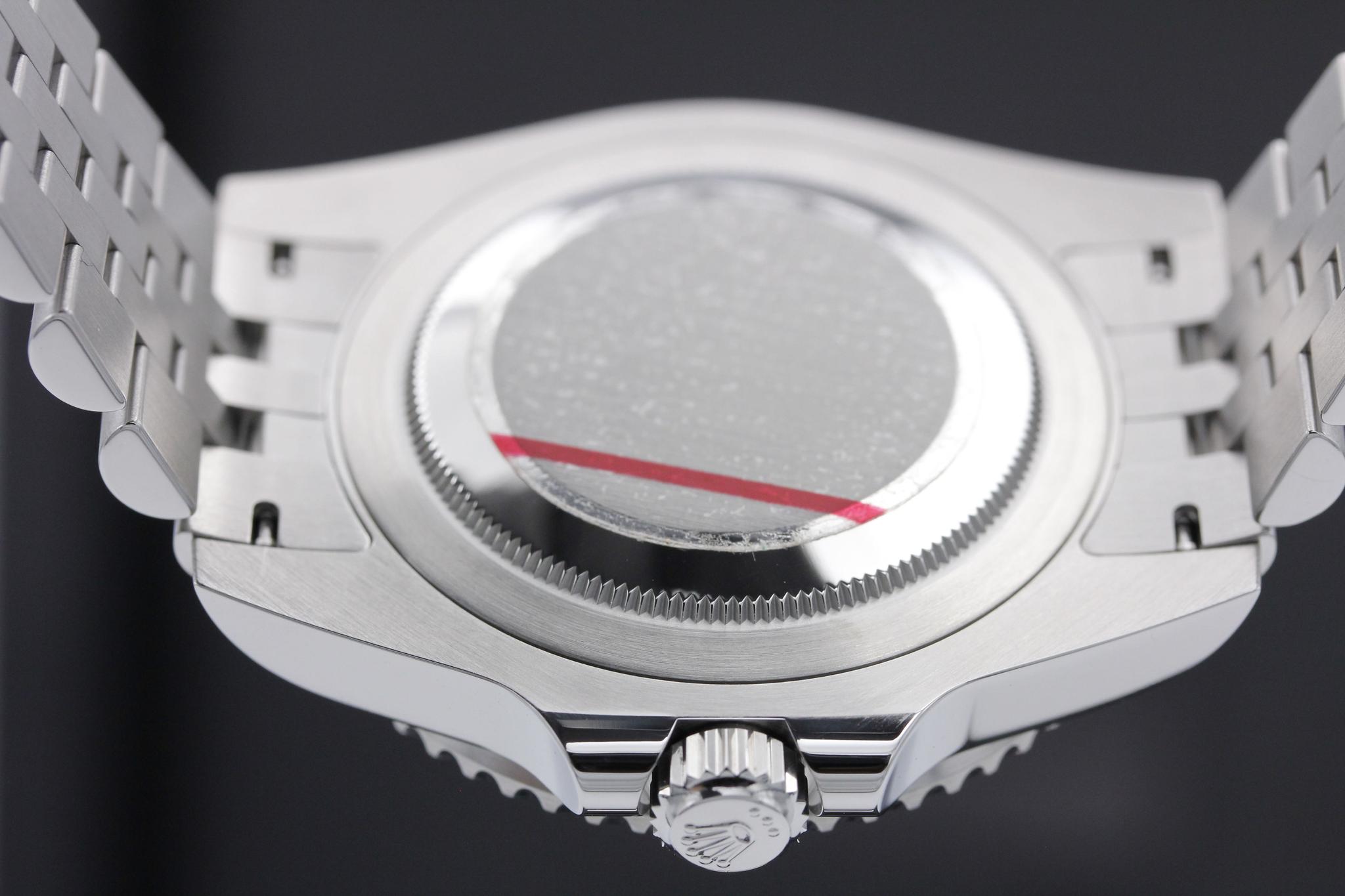 Watch Image 7