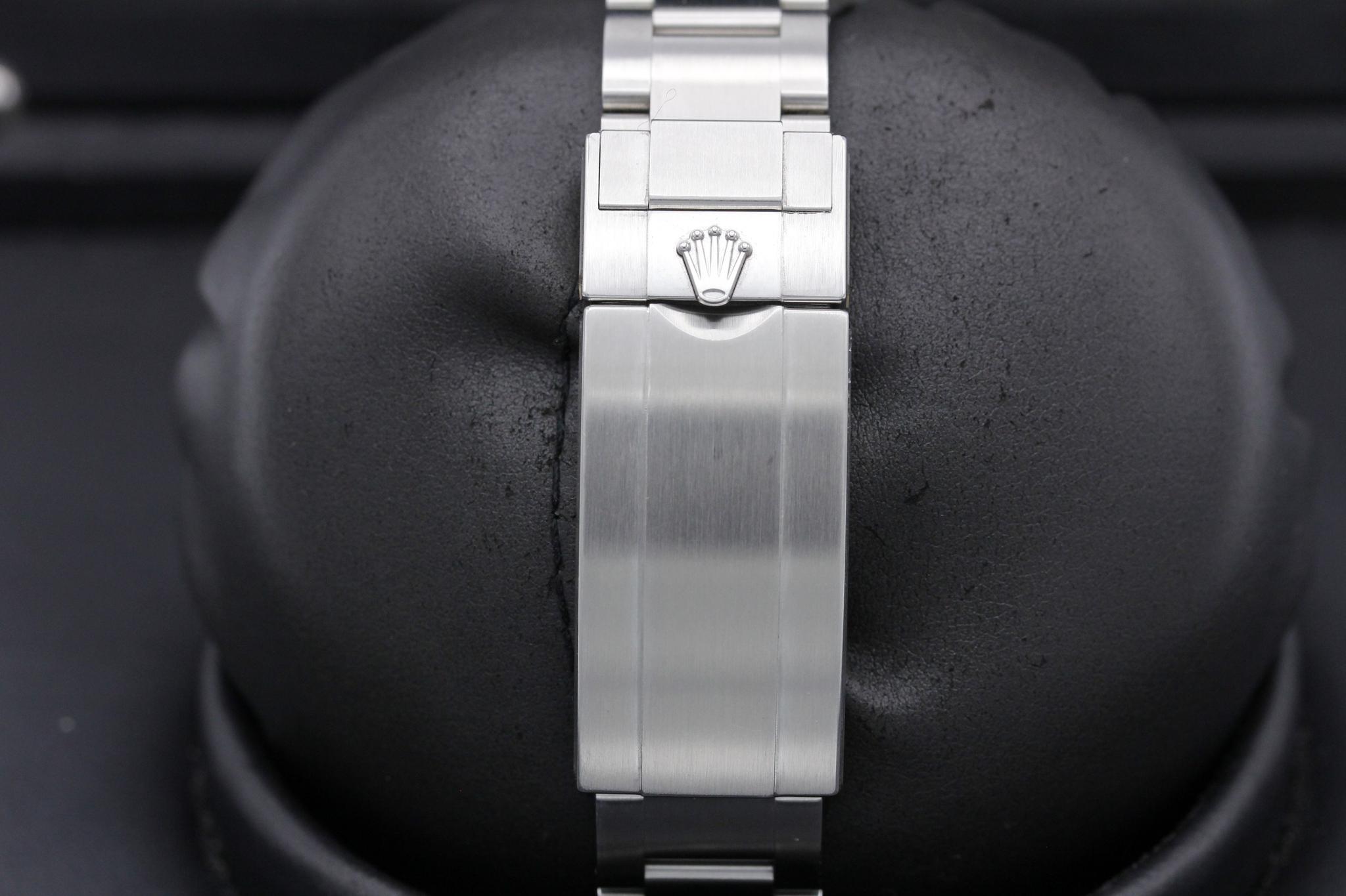 Watch Image 8