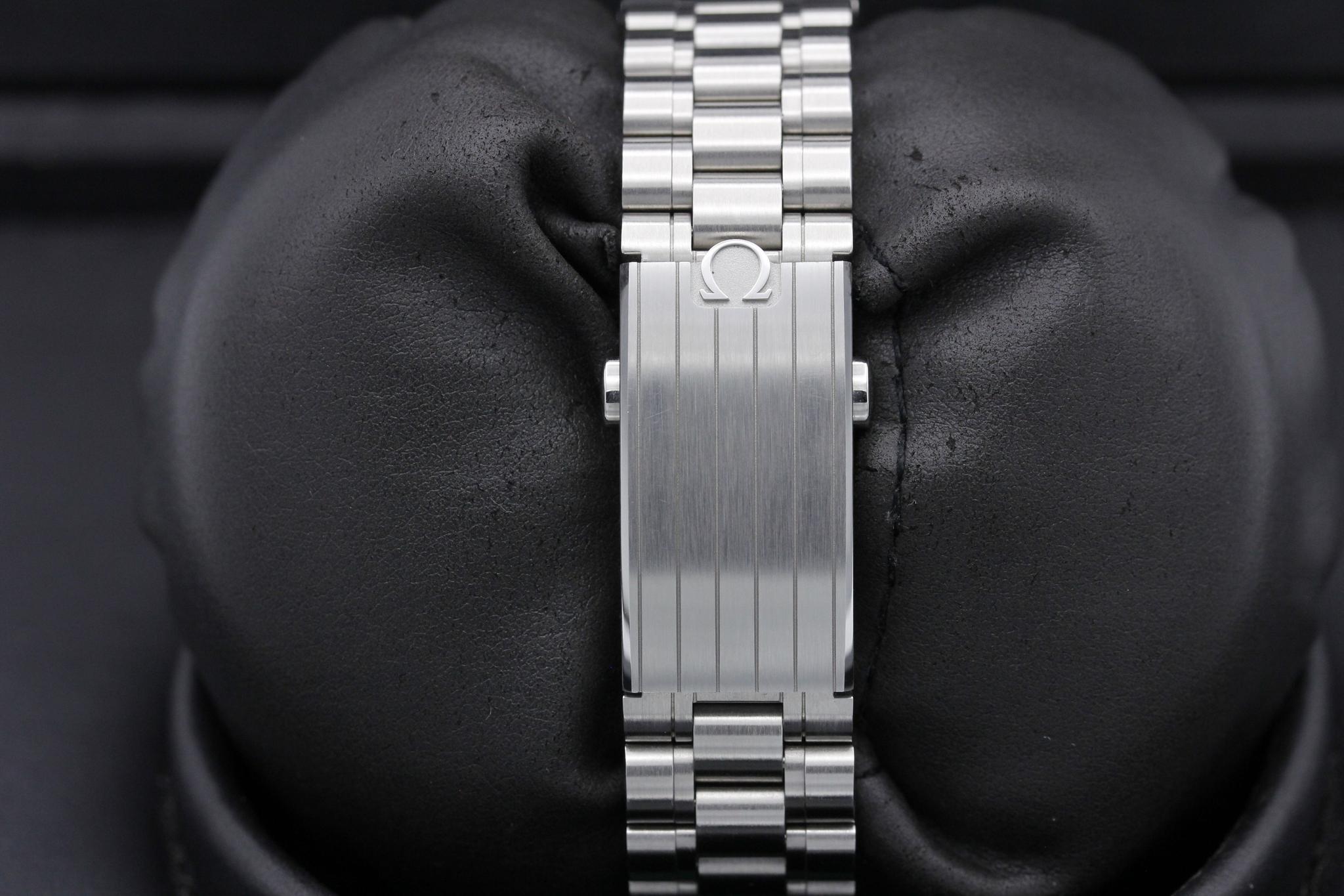 Watch Image 8