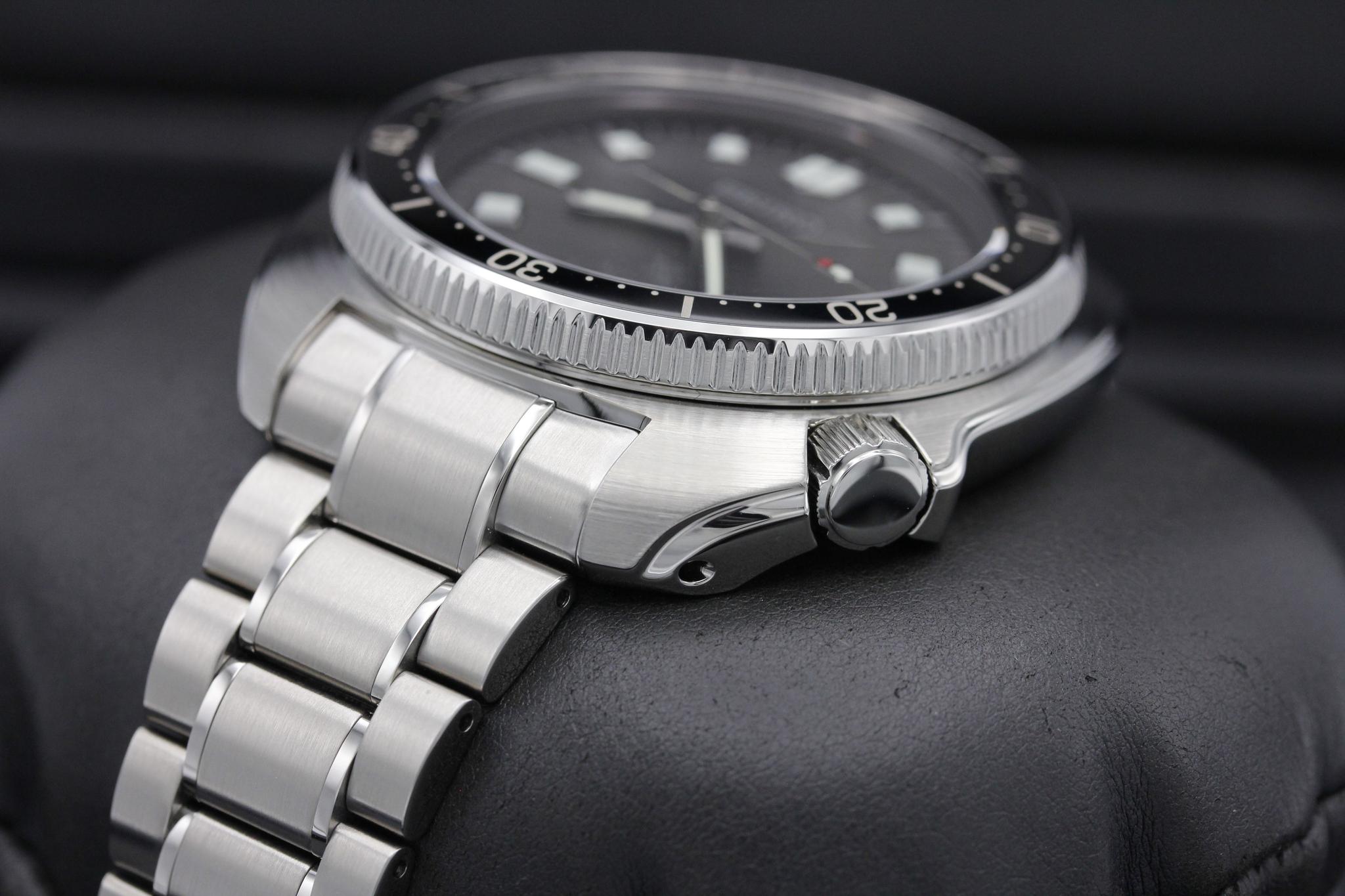 Watch Image 2