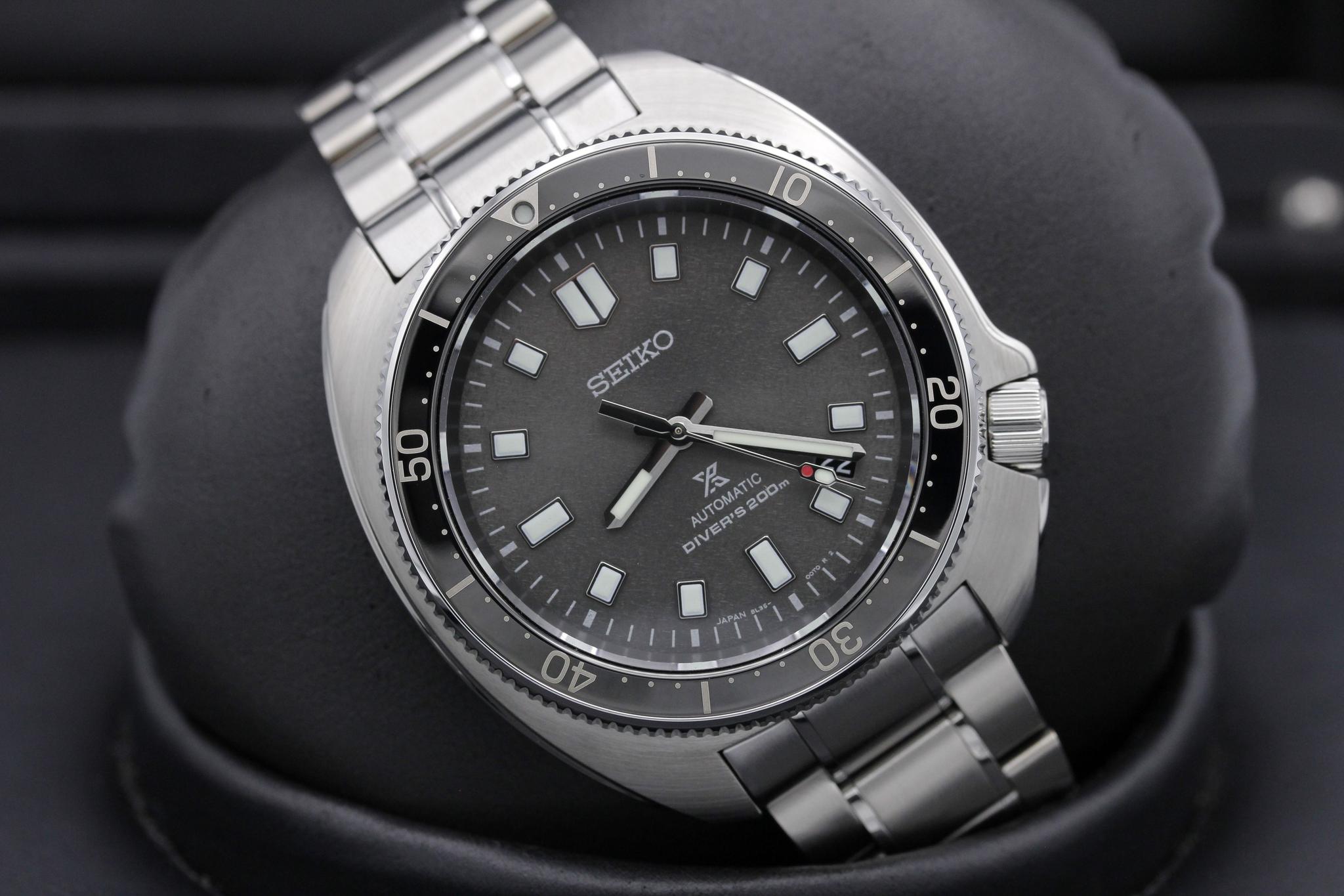 Watch Image 9