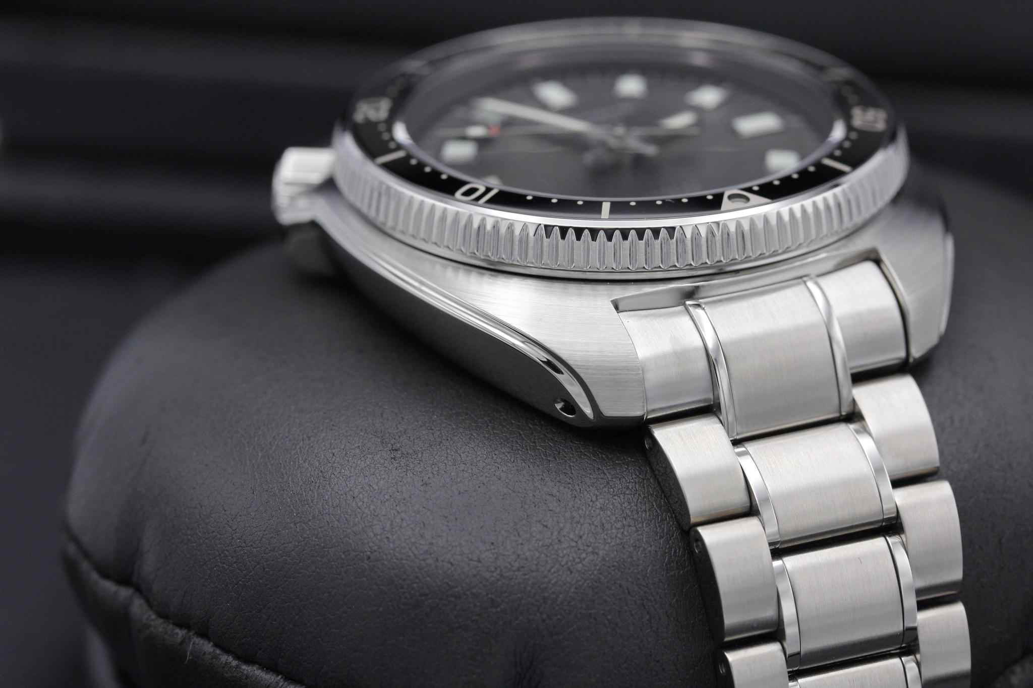 Watch Image 6