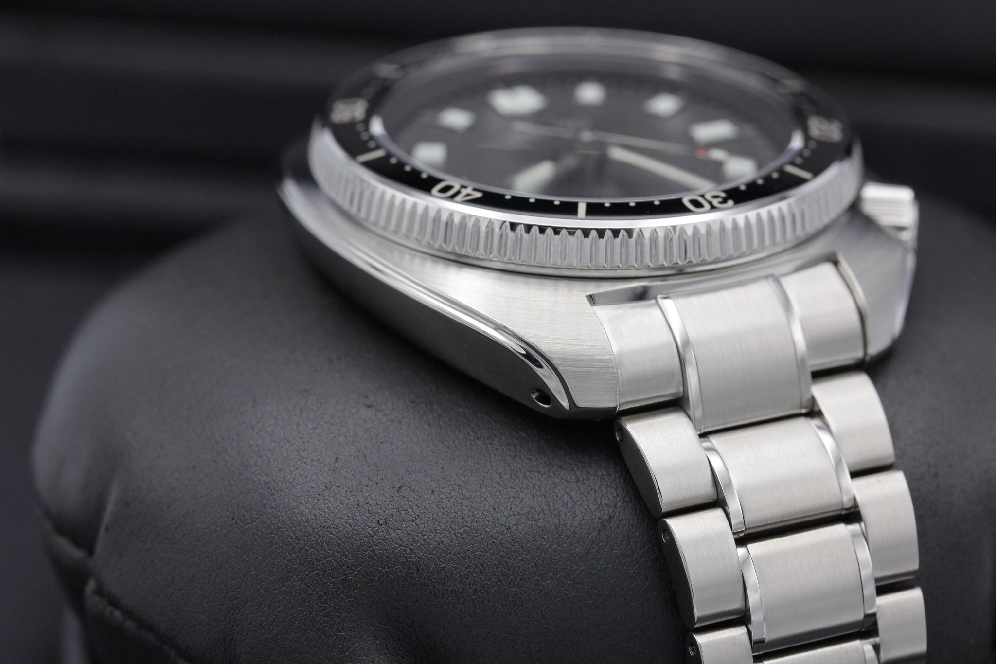 Watch Image 4