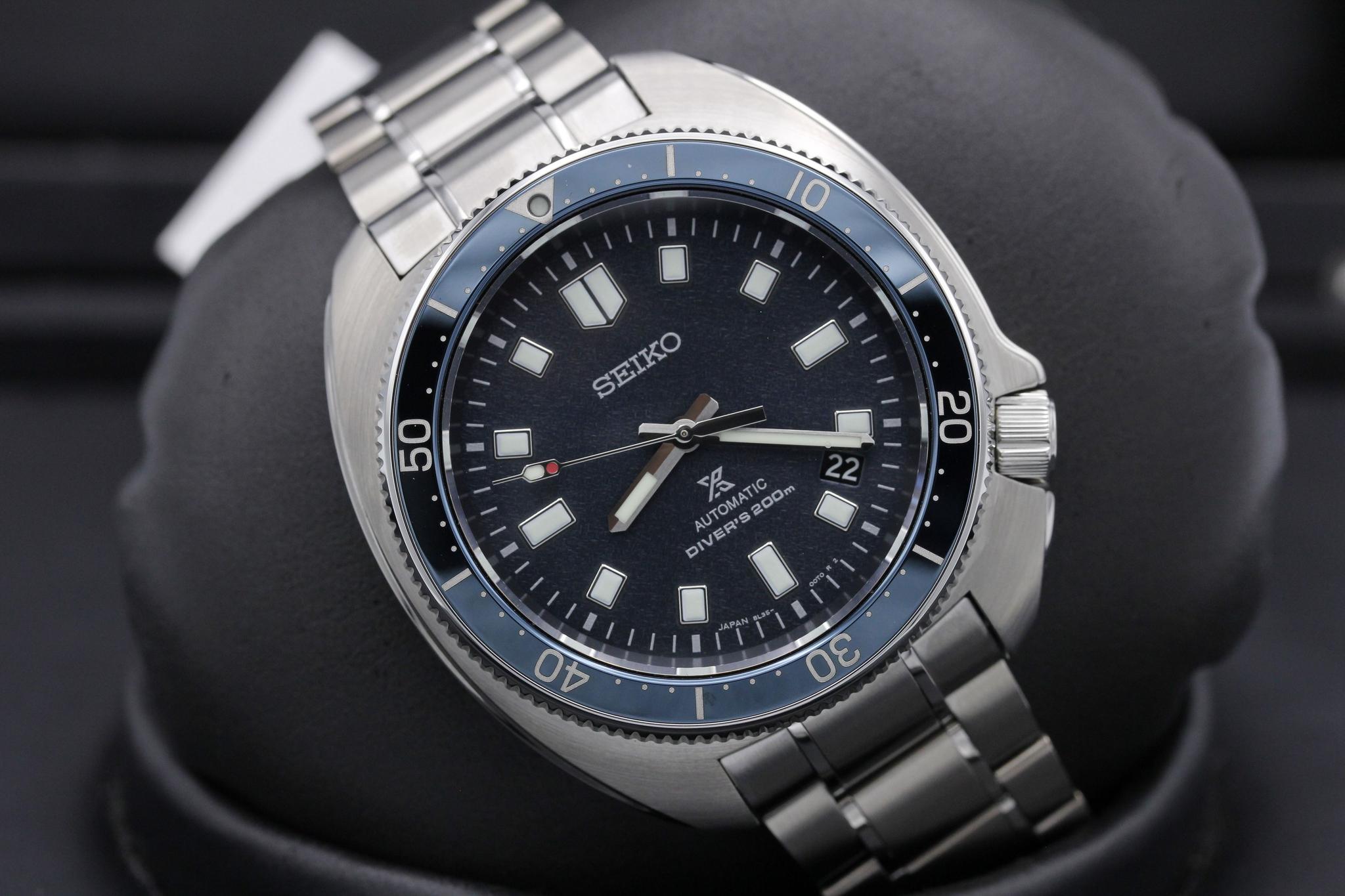 Watch Image 9