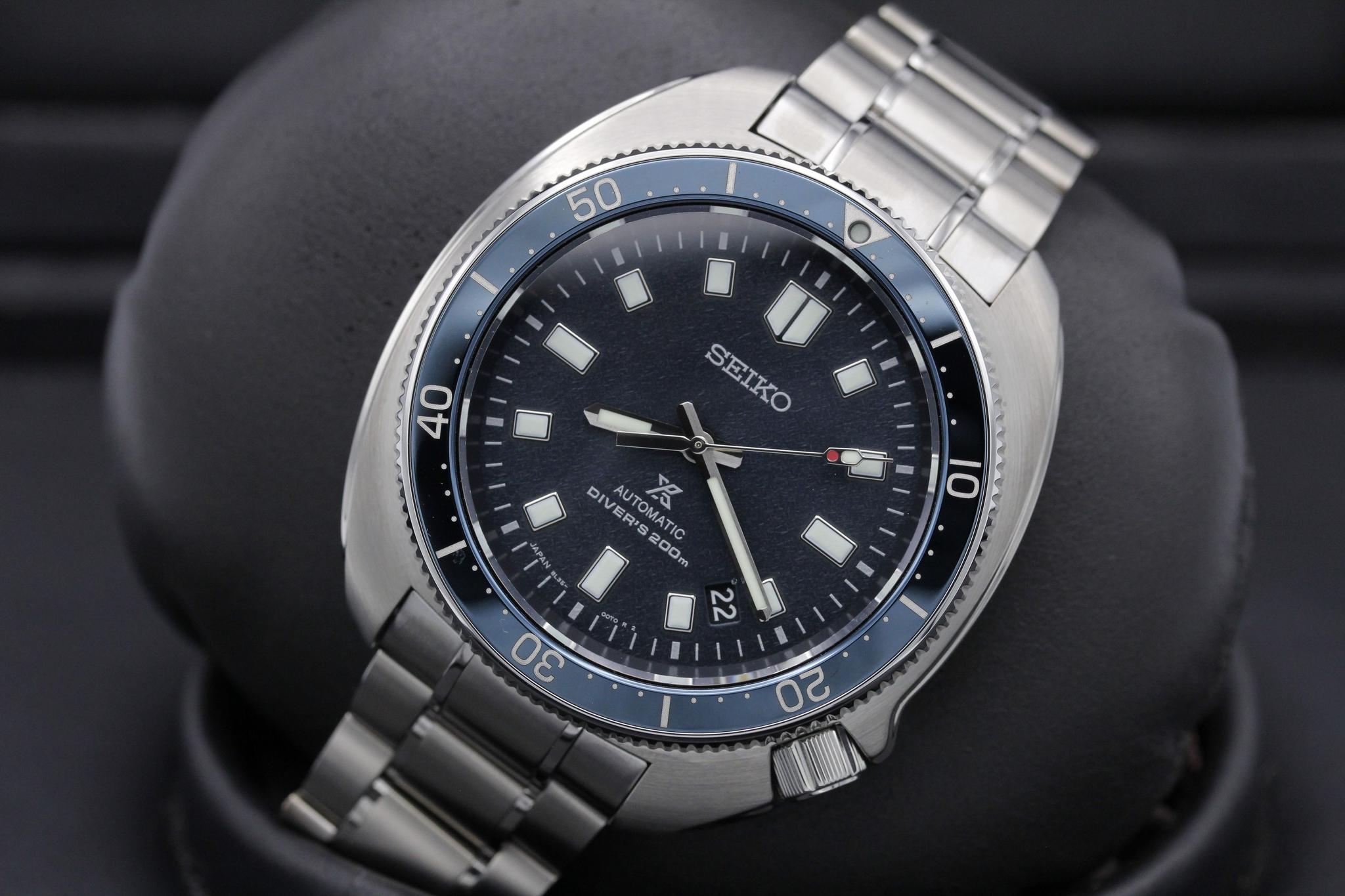 Watch Image 10