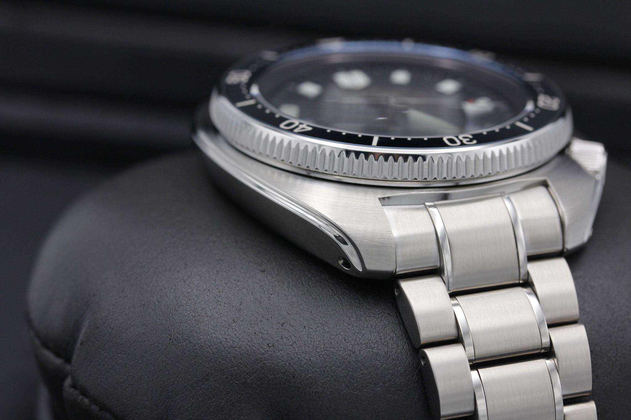 Watch Image 6