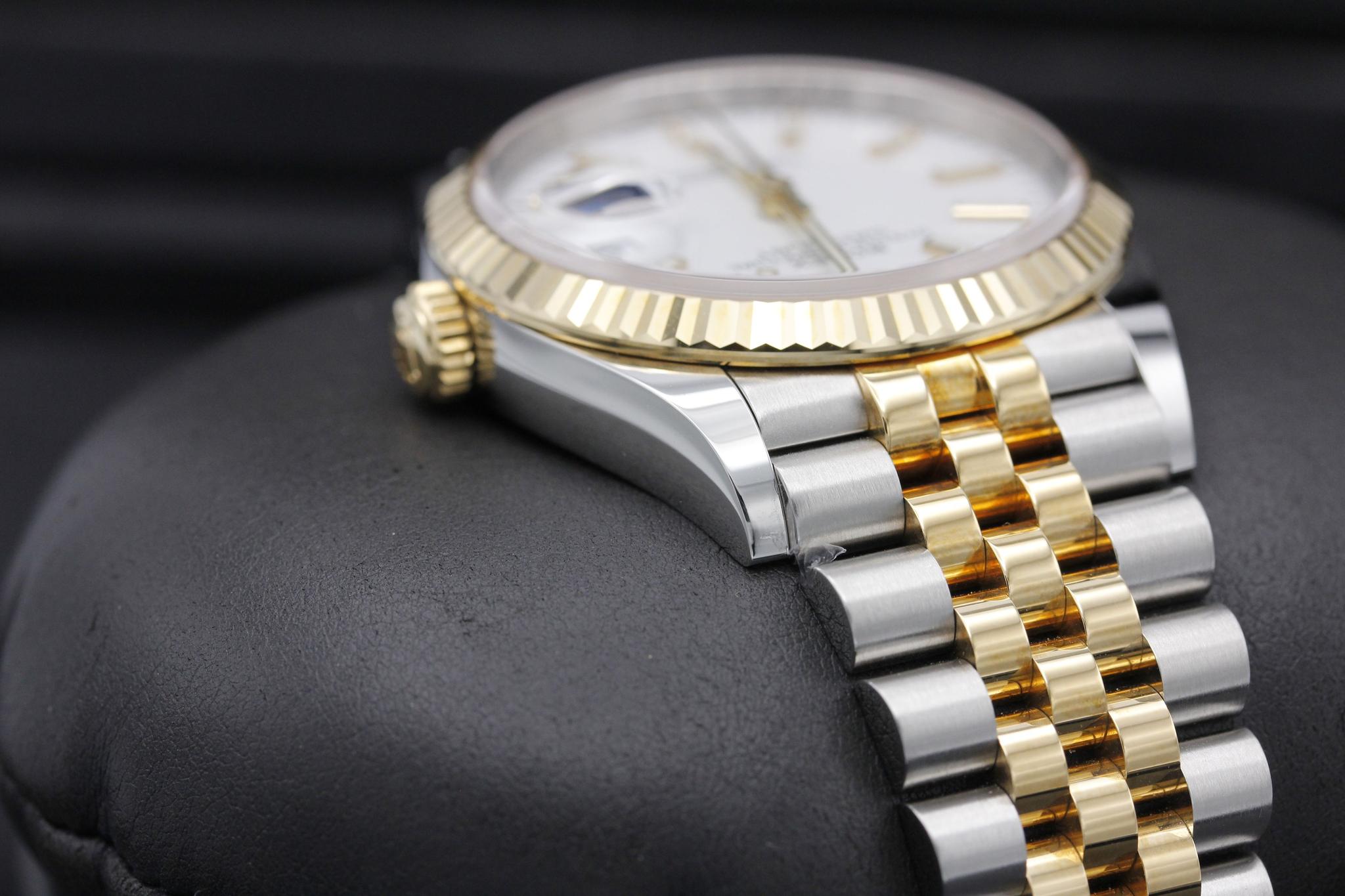 Watch Image 4